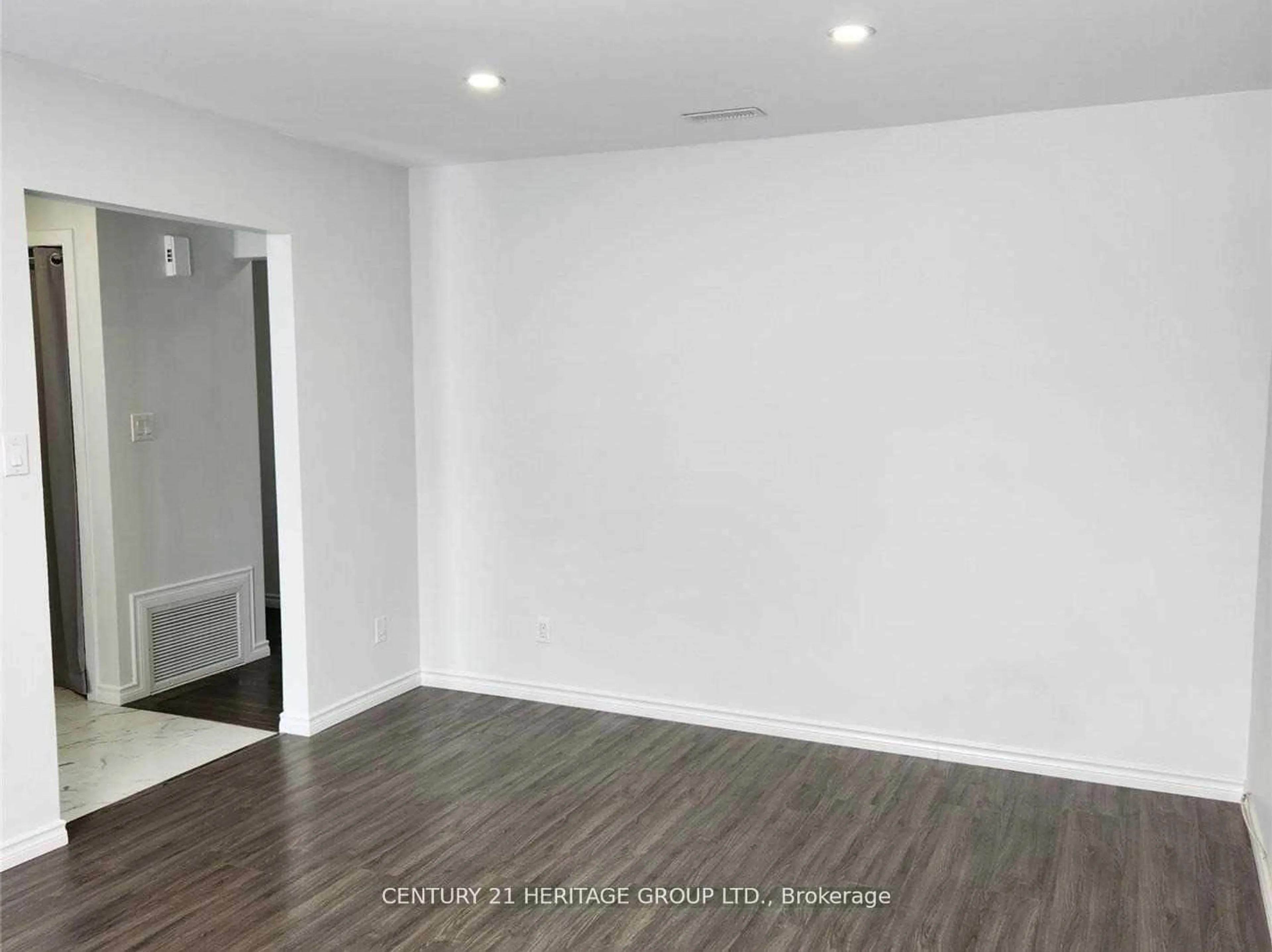 A pic of a room for 290 George St, Midland Ontario L4R 2W9