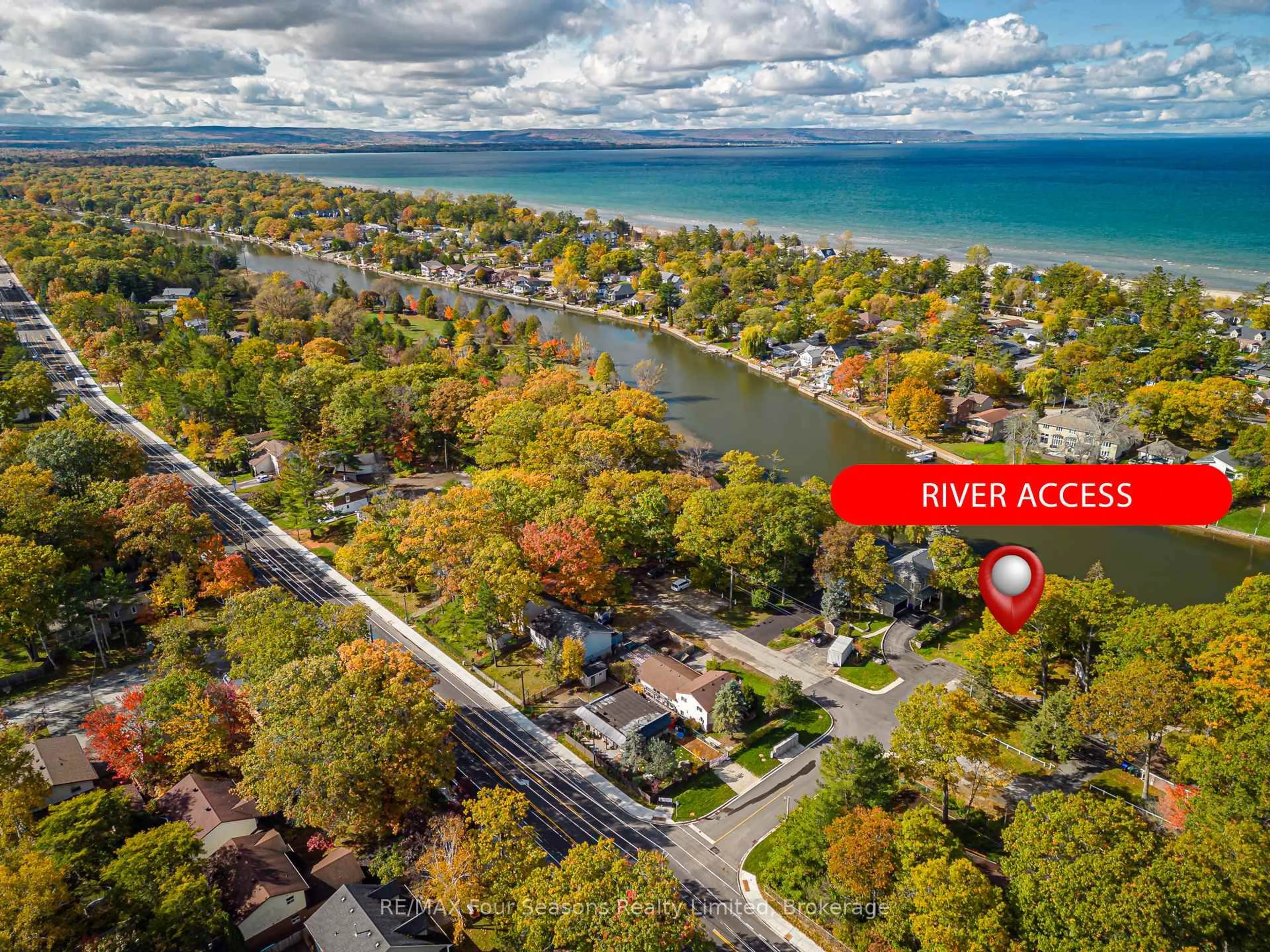 A pic from outside/outdoor area/front of a property/back of a property/a pic from drone, water/lake/river/ocean view for 24 Indianola Cres, Wasaga Beach Ontario L9Z 2W3