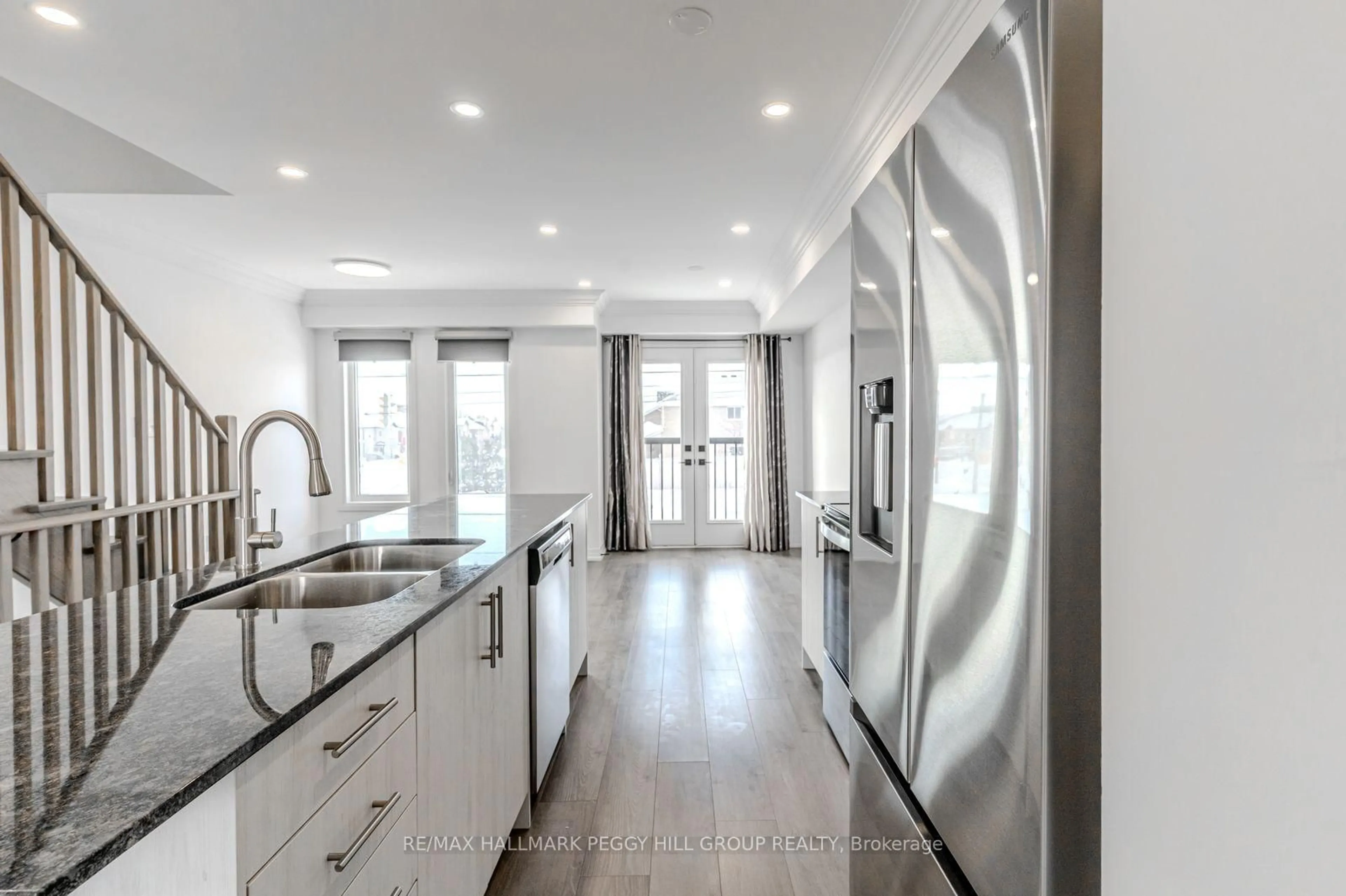 Open concept kitchen, ceramic/tile floor for 99 Fairlane Ave, Barrie Ontario L9J 0M5