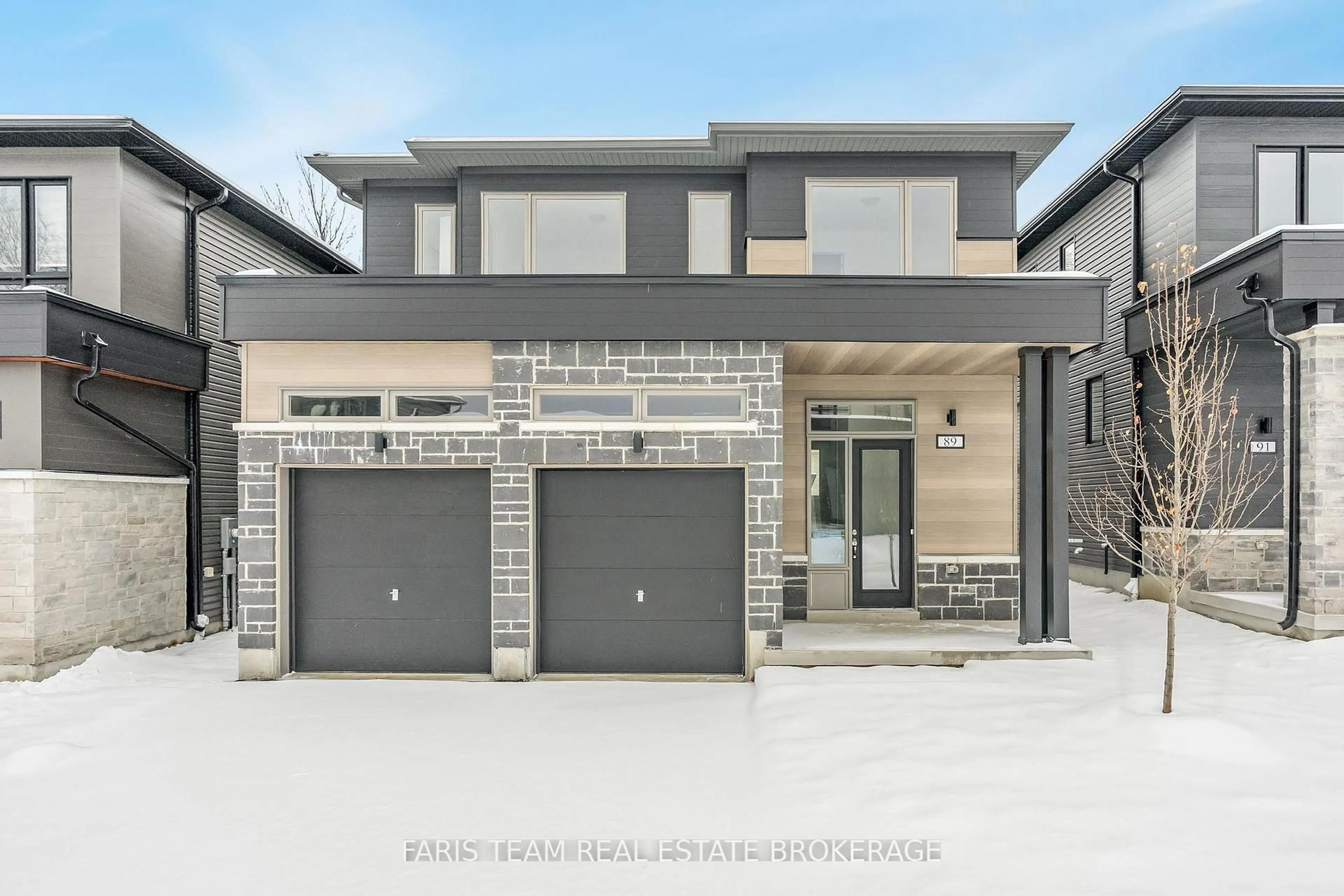 Home with brick exterior material, street for 89 Berkely St, Wasaga Beach Ontario L9Z 2N5