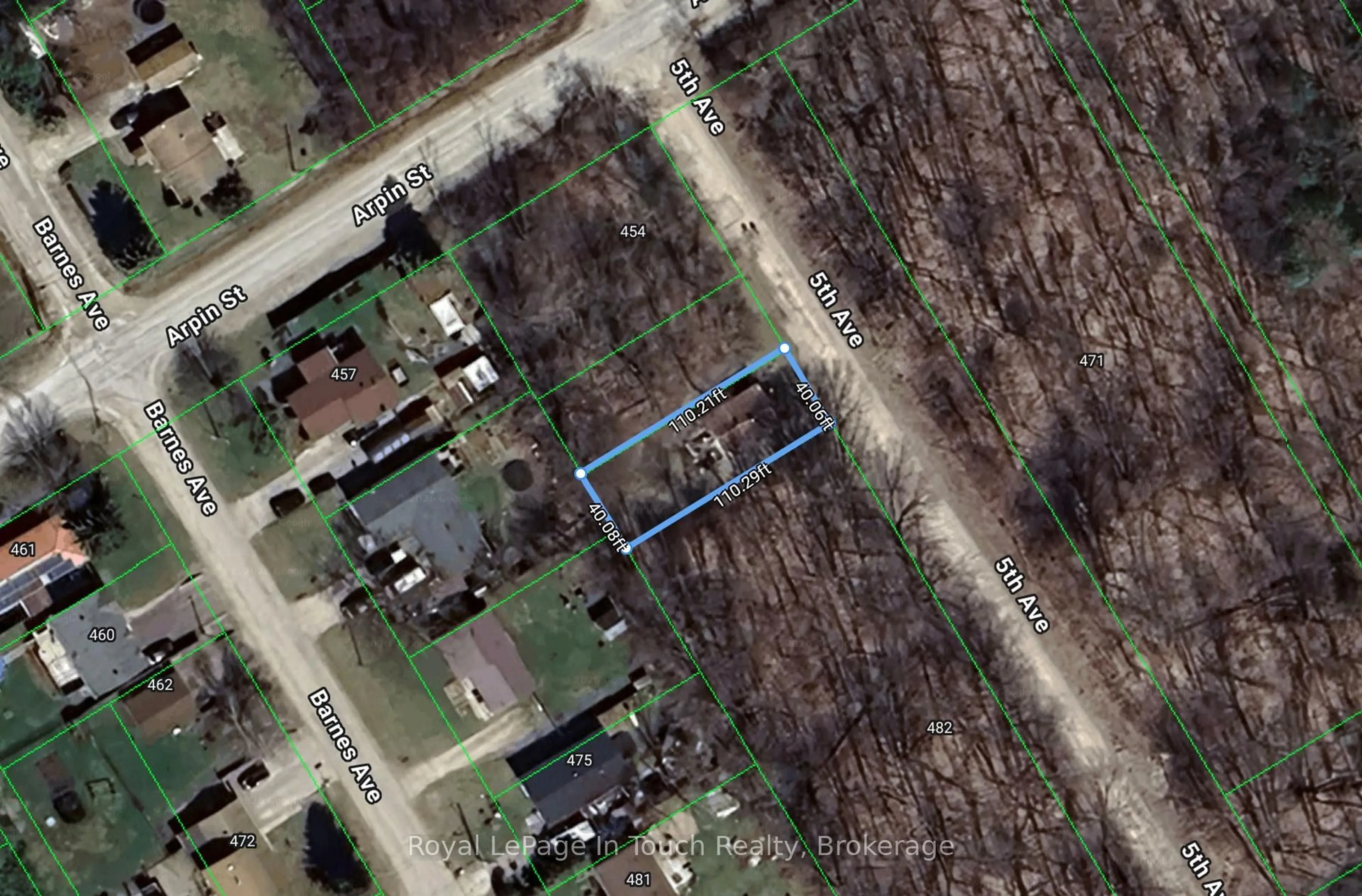 A pic from outside/outdoor area/front of a property/back of a property/a pic from drone, street for 466 Fifth Ave, Tay Ontario L0K 1R0