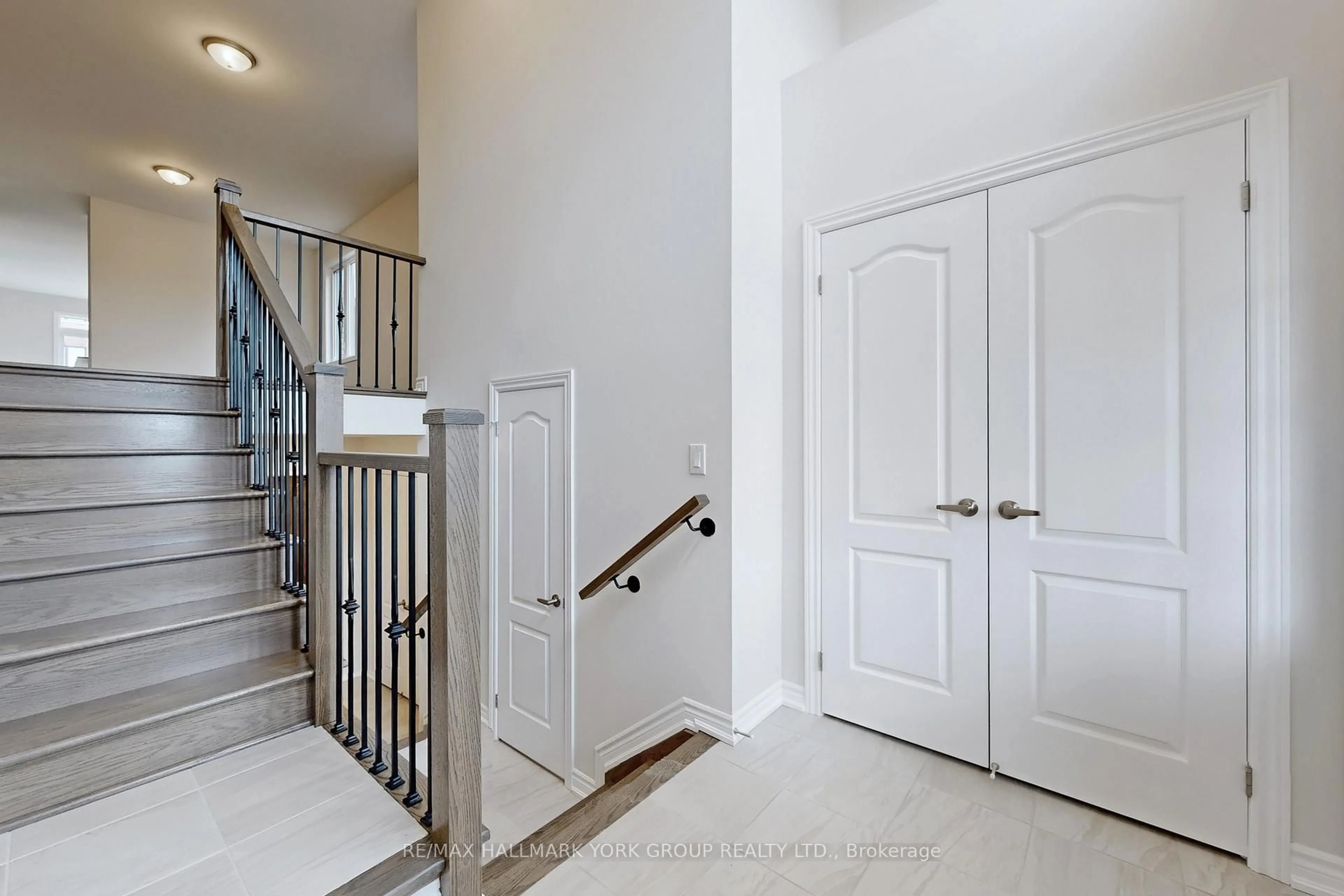 Unknown for 2964 Monarch Dr, Orillia Ontario L3V 8M8