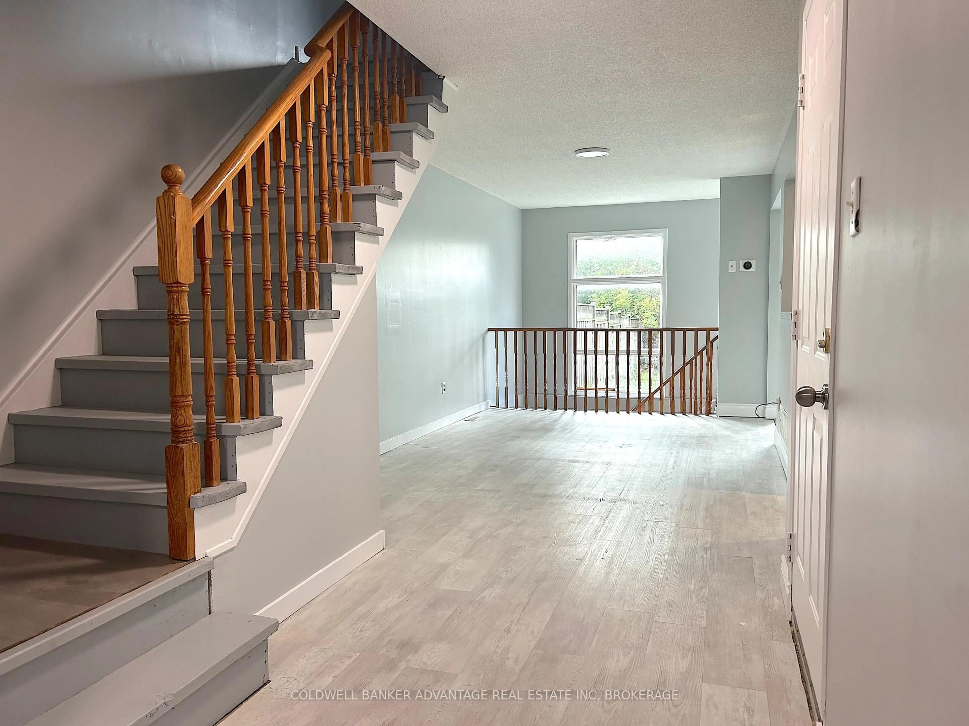 Unknown for 16 Cunningham Dr, Barrie Ontario L4N 8L3