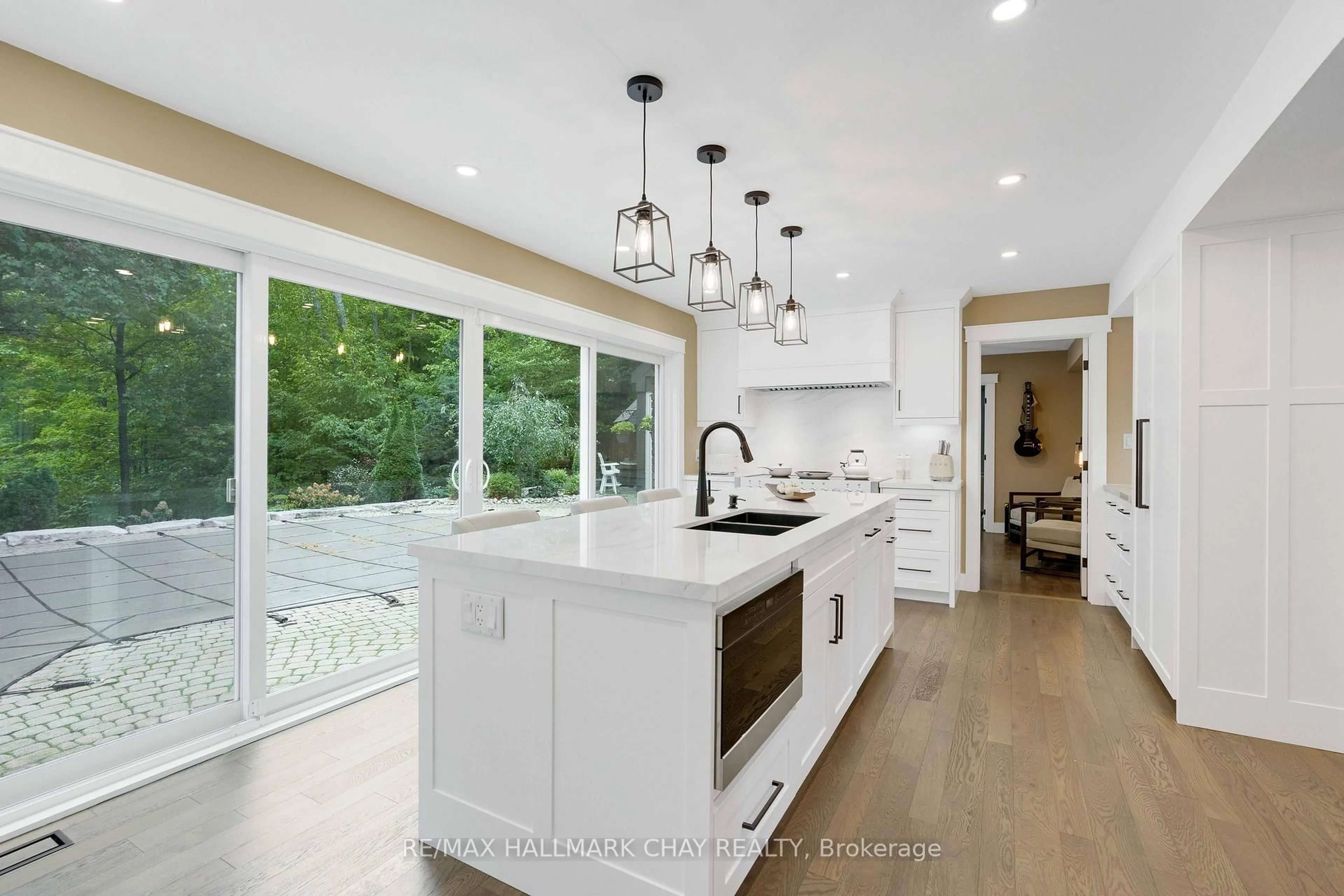 Open concept kitchen, unknown for 11 Park Tr, Springwater Ontario L9X 0L3