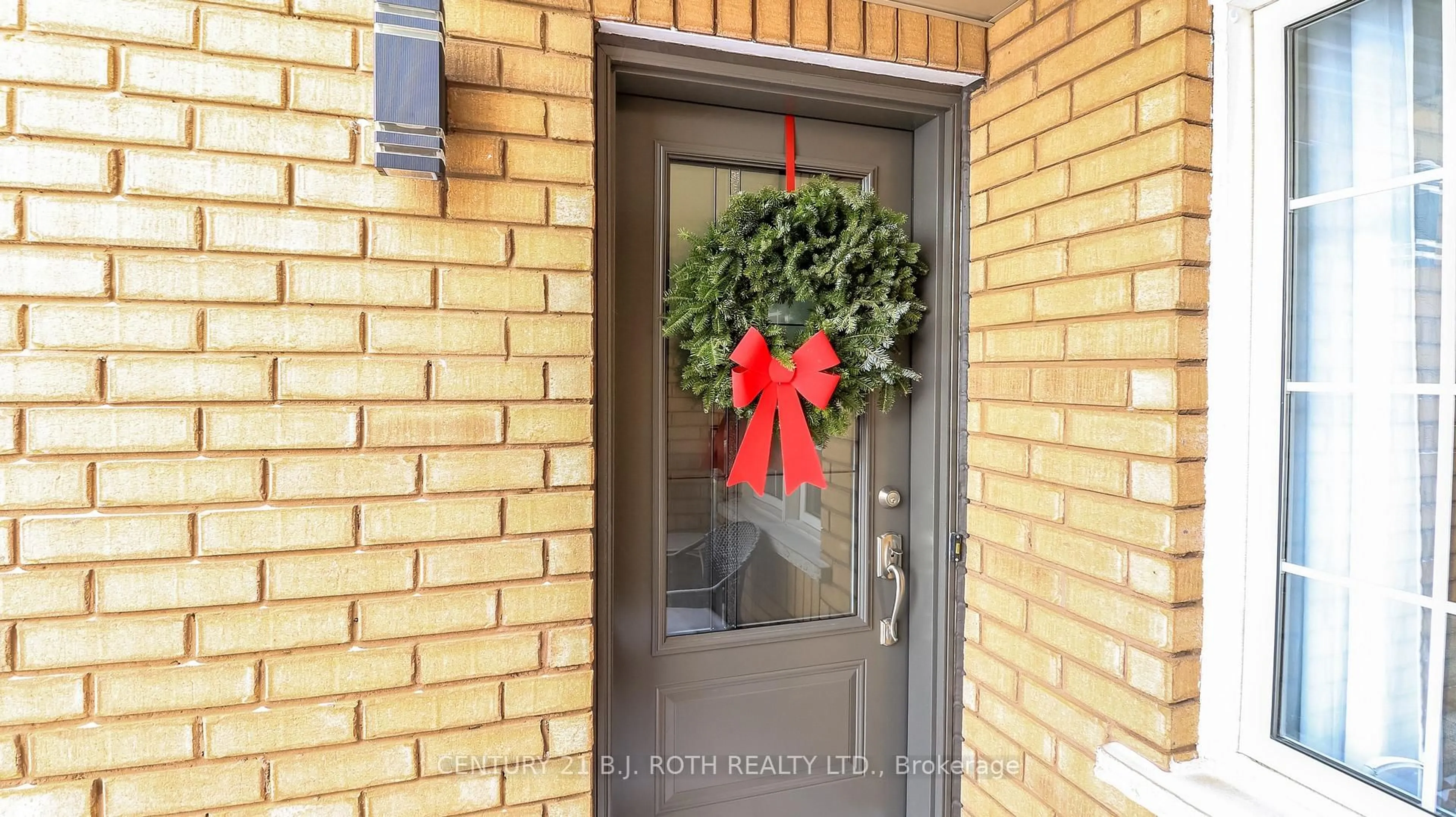 Indoor entryway for 3 Coleman Dr, Barrie Ontario L4N 0R5