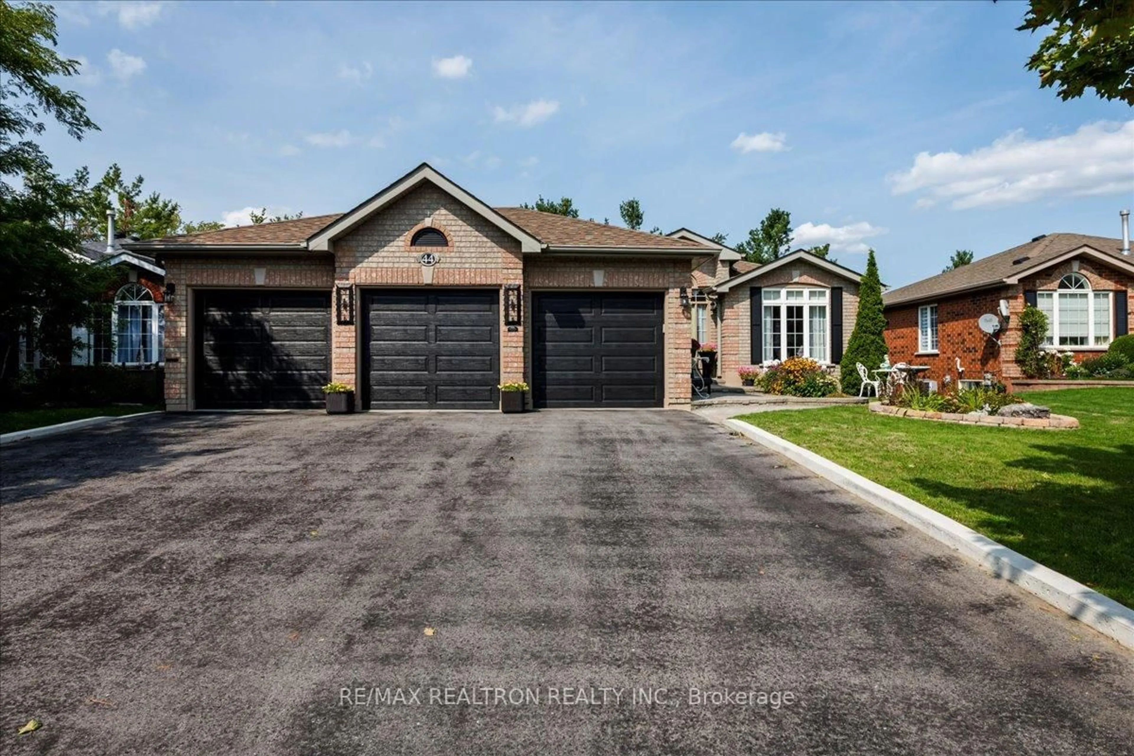 Home with brick exterior material, street for 44 Columbia Rd, Barrie Ontario L4N 8C6