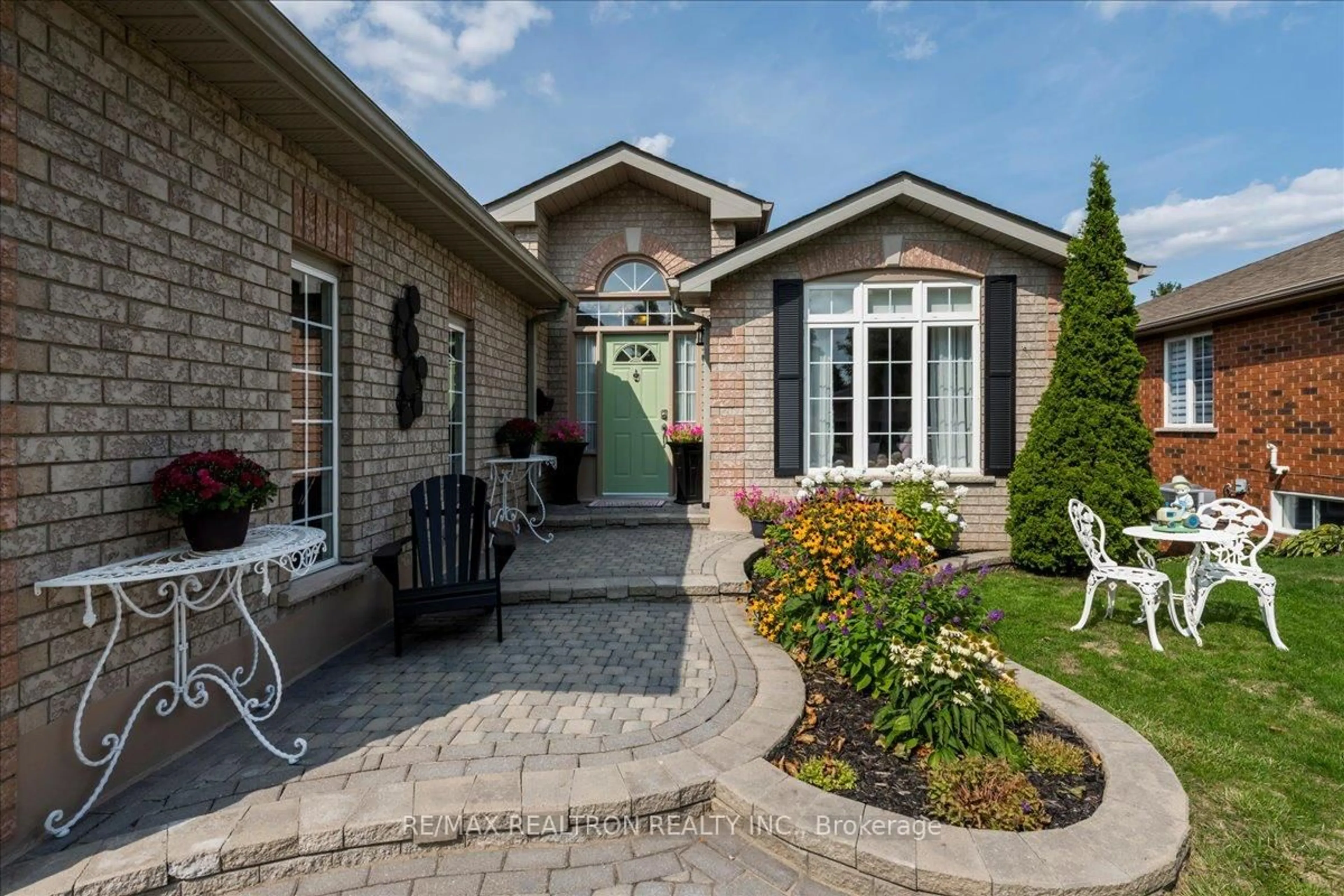 Home with brick exterior material, street for 44 Columbia Rd, Barrie Ontario L4N 8C6