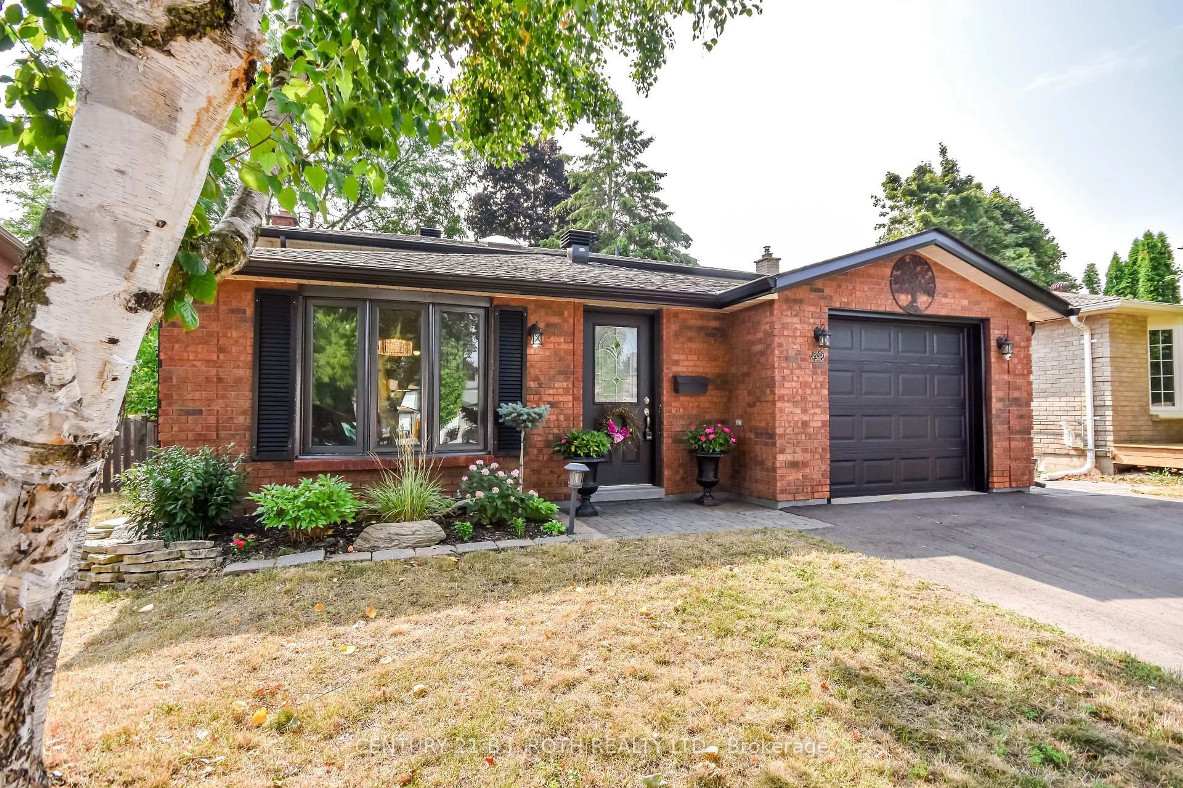 Home with brick exterior material, street for 49 Ridgeway Ave, Barrie Ontario L4N 5M2
