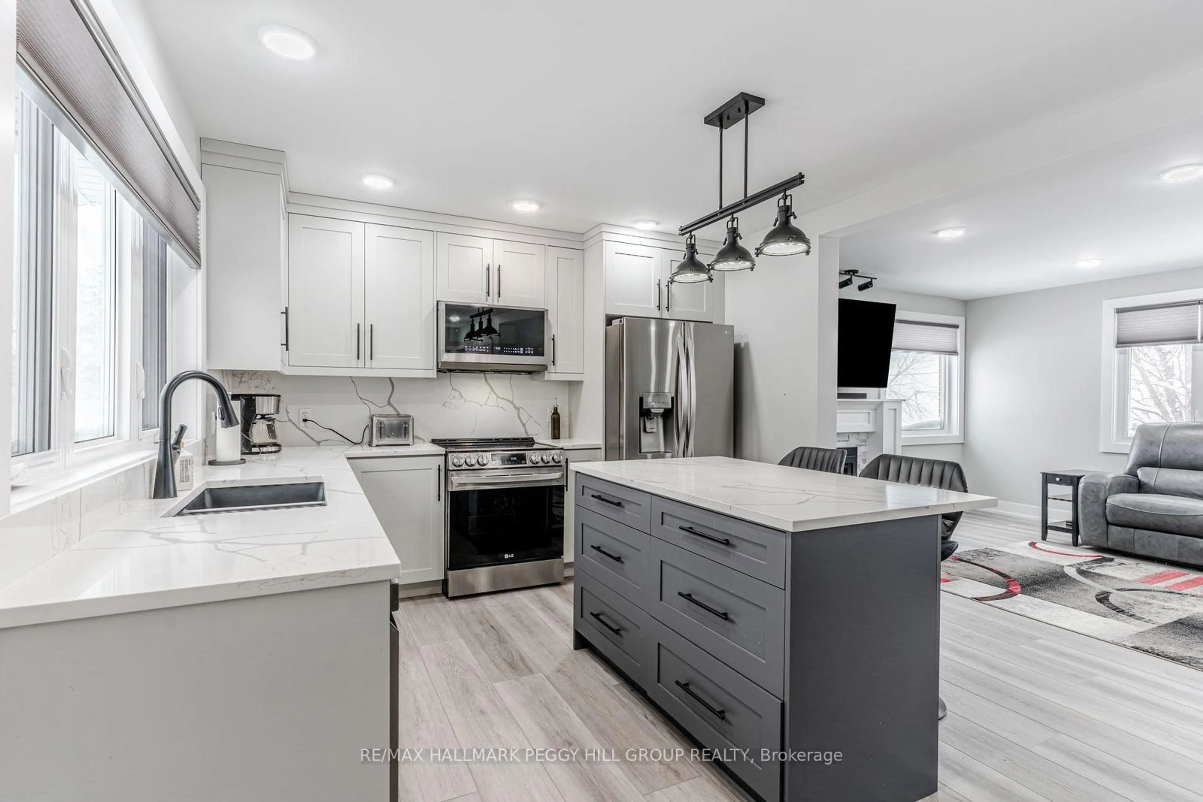Open concept kitchen, ceramic/tile floor for 106 Brant St, Orillia Ontario L3V 3P1