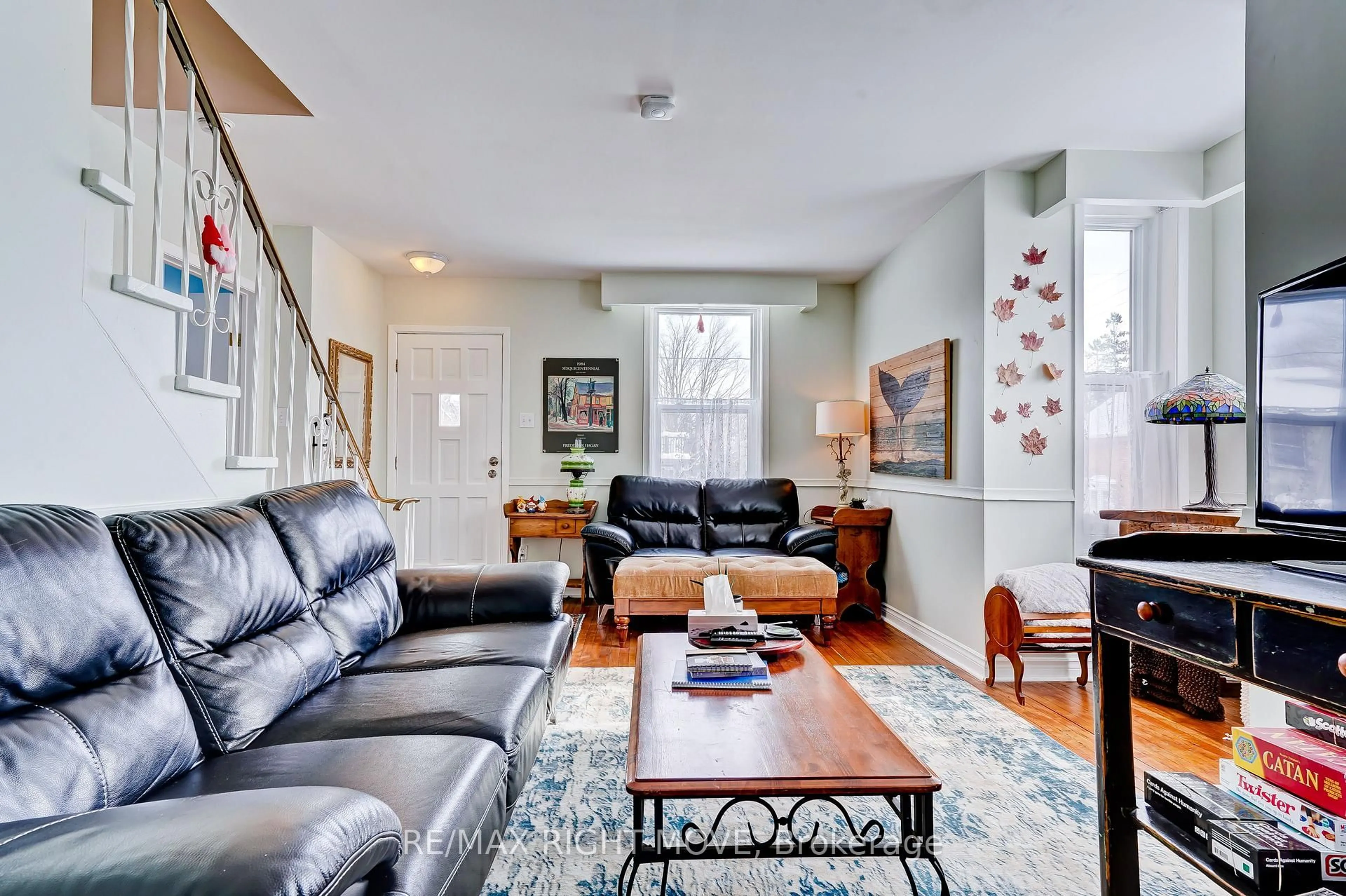 Living room with furniture, unknown for 201 Canice St, Orillia Ontario L3V 4J1