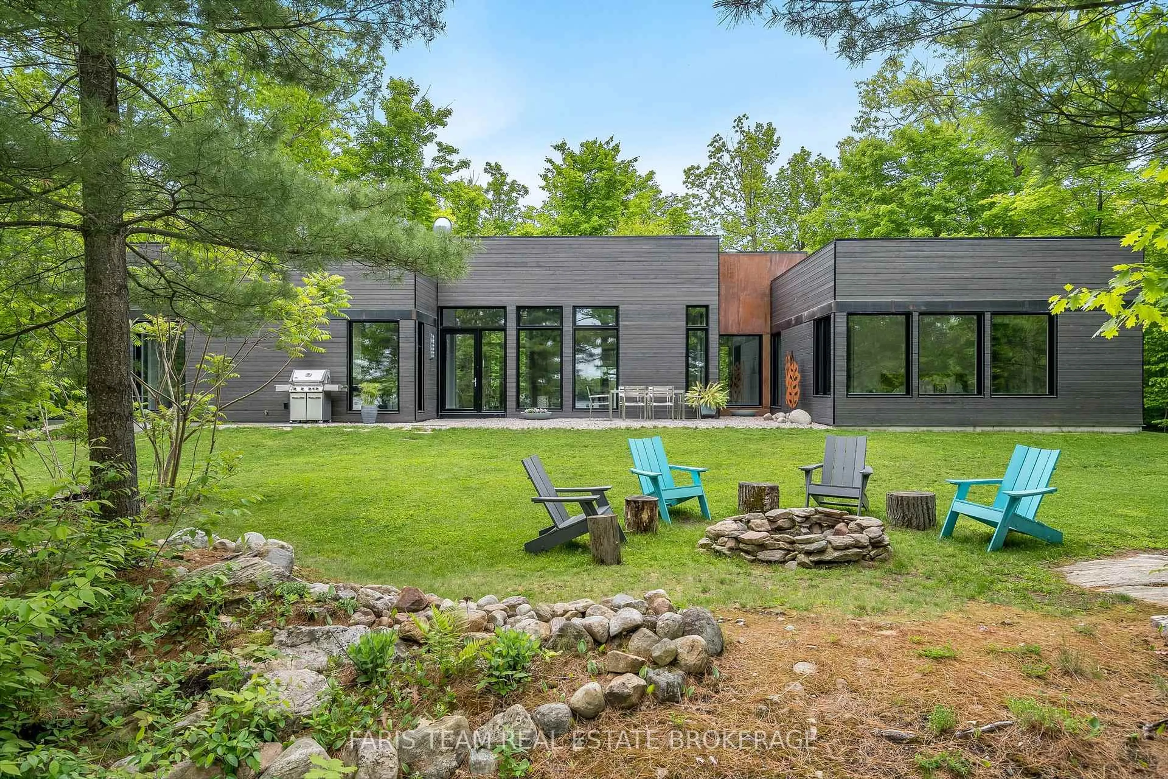 Patio, forest/trees view for 3870 Darling Island Rd, Severn Ontario L0K 1S0