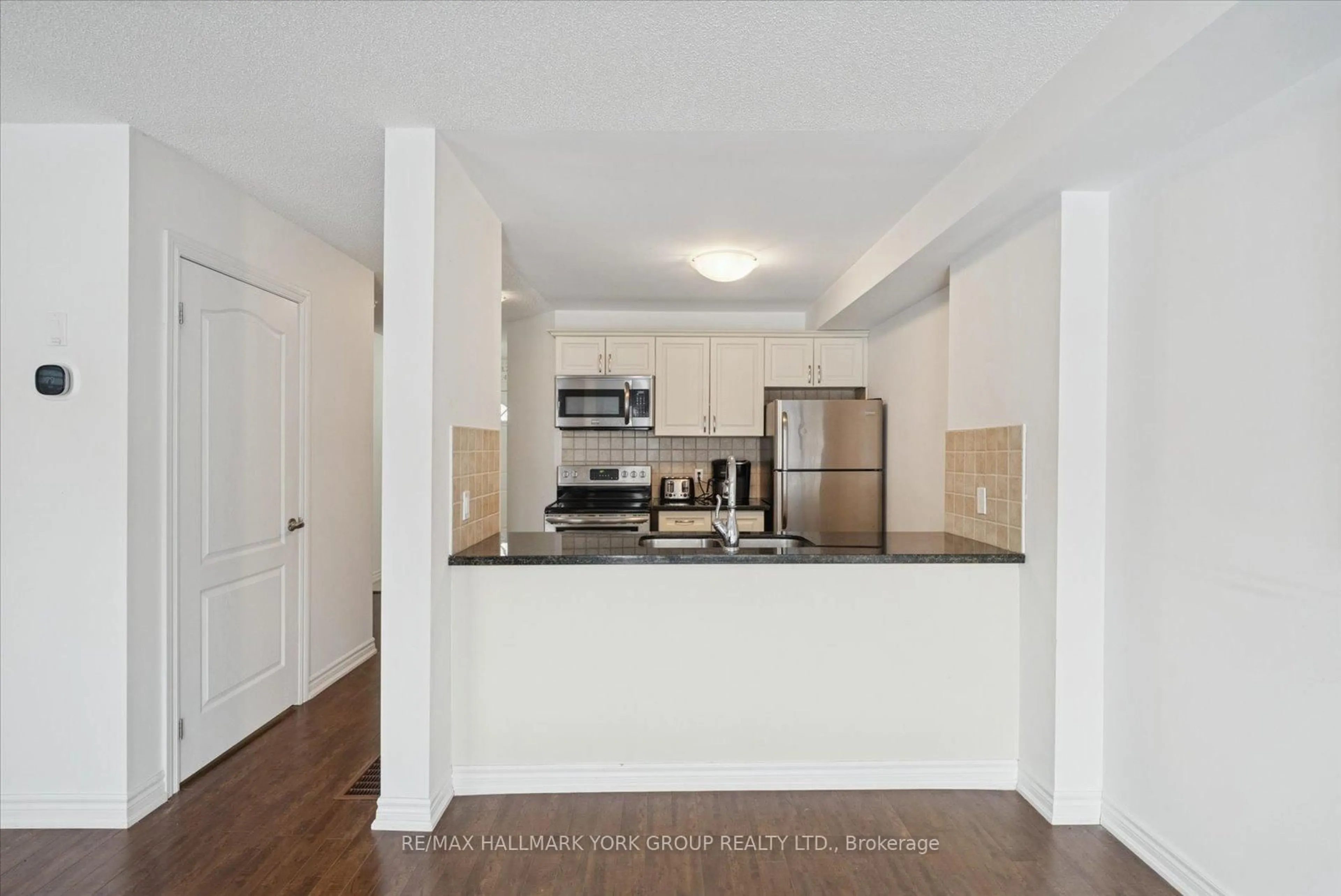 Standard kitchen, unknown for 50 Southwoods Cres #70, Barrie Ontario L4N 9P8