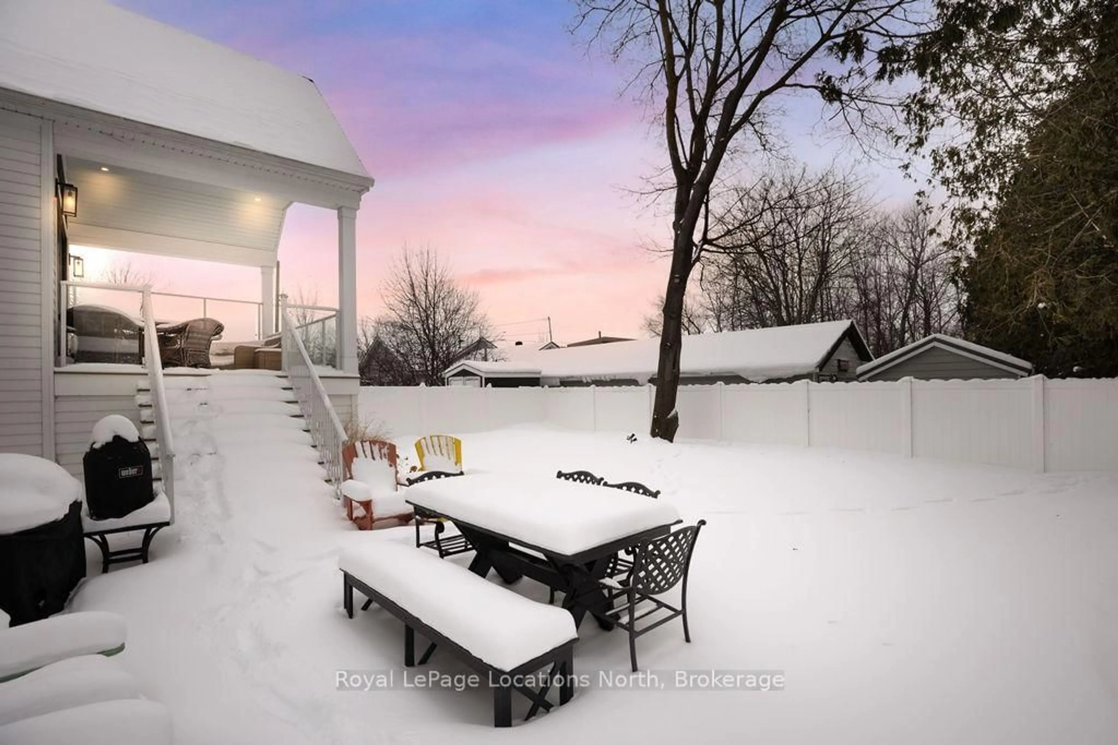 Patio, unknown for 53 Niagara St, Collingwood Ontario L9Y 3X1