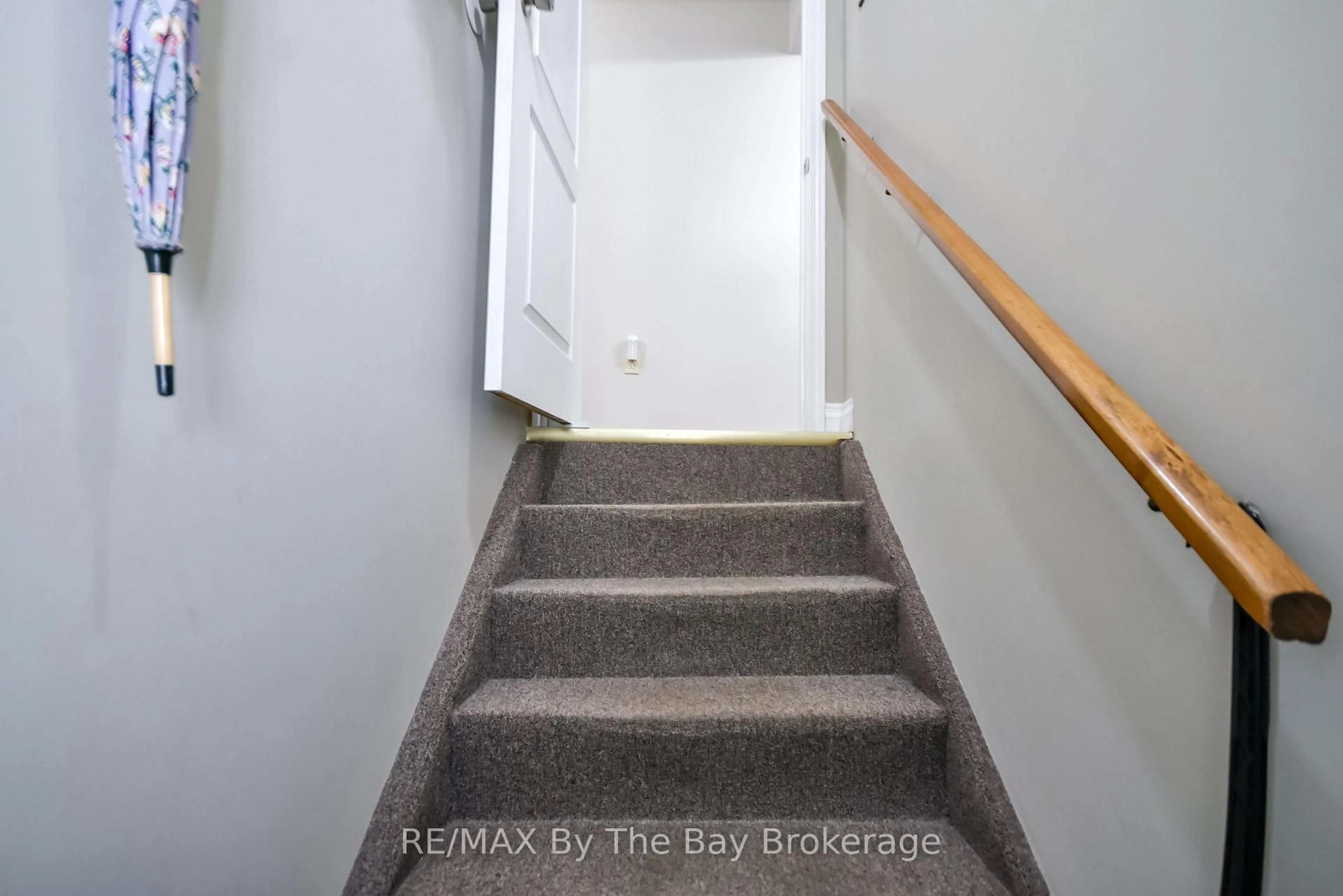 Stairs for 464 William St, Midland Ontario L4R 2S8