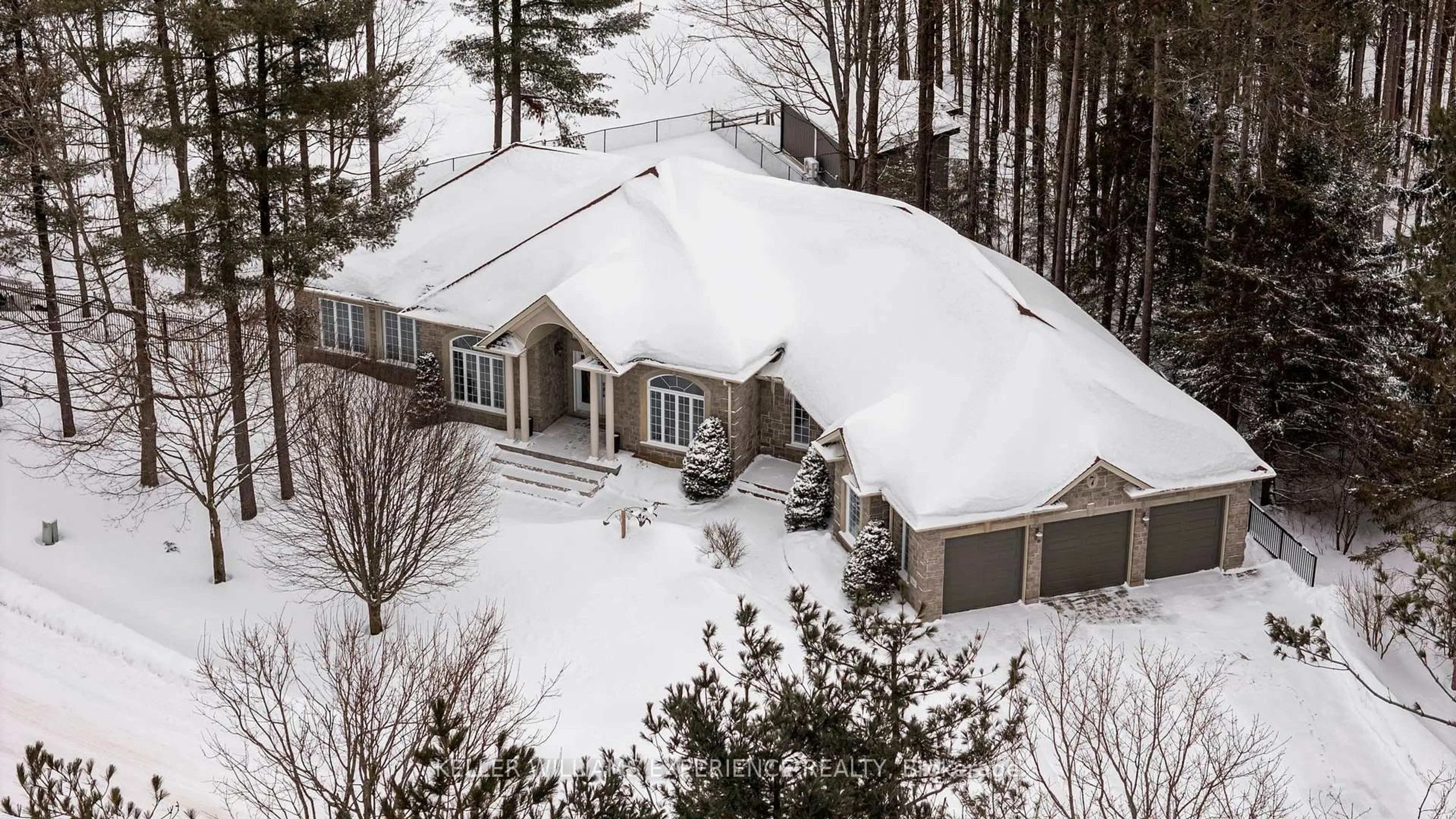 A pic from outside/outdoor area/front of a property/back of a property/a pic from drone, unknown for 7 Highland Dr, Oro-Medonte Ontario L0L 2L0