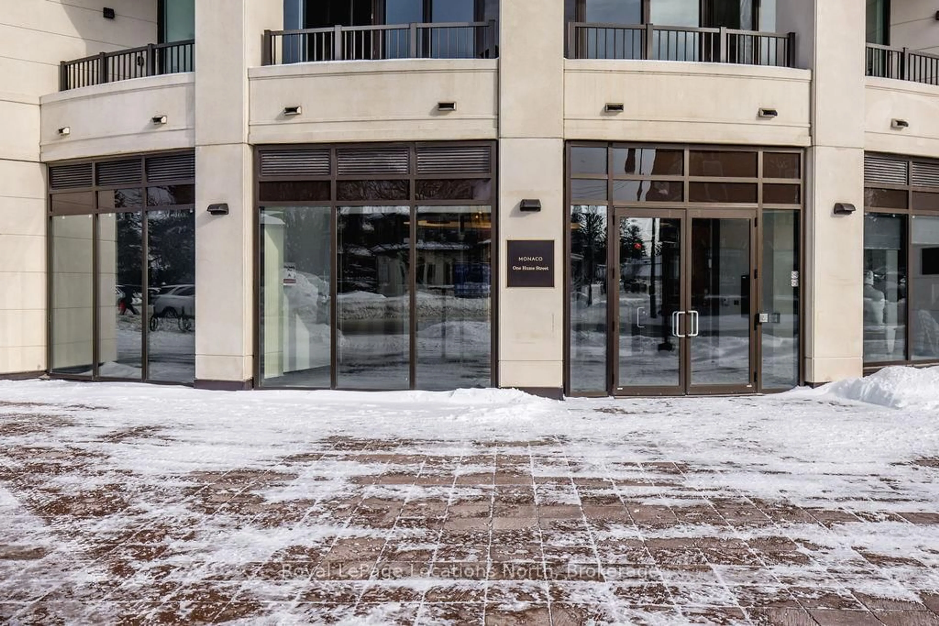 Indoor foyer for 1 Hume St #219, Collingwood Ontario L9Y 0X3