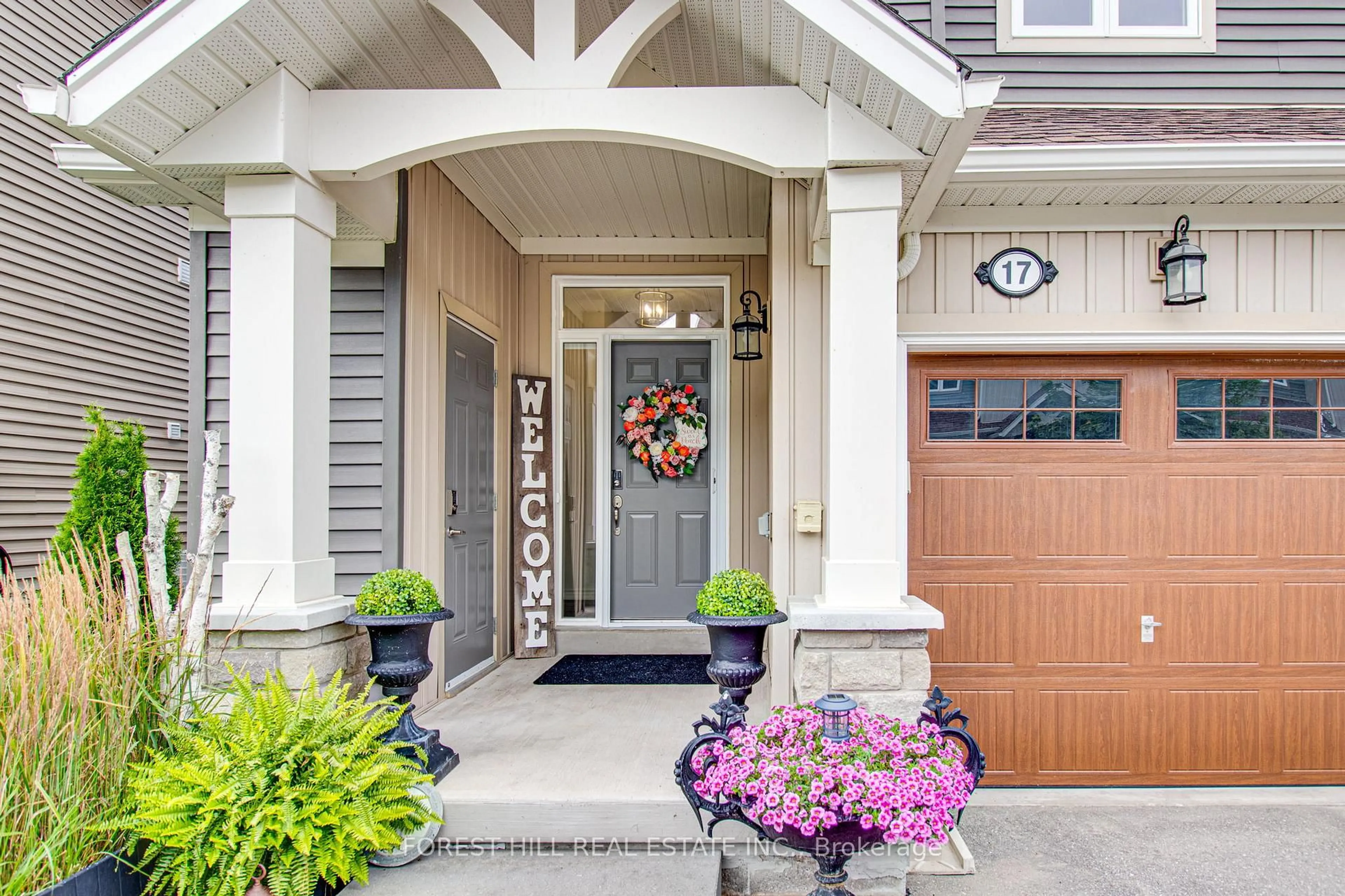 Indoor entryway for 17 Gregory Ave, Collingwood Ontario L9Y 0Z5