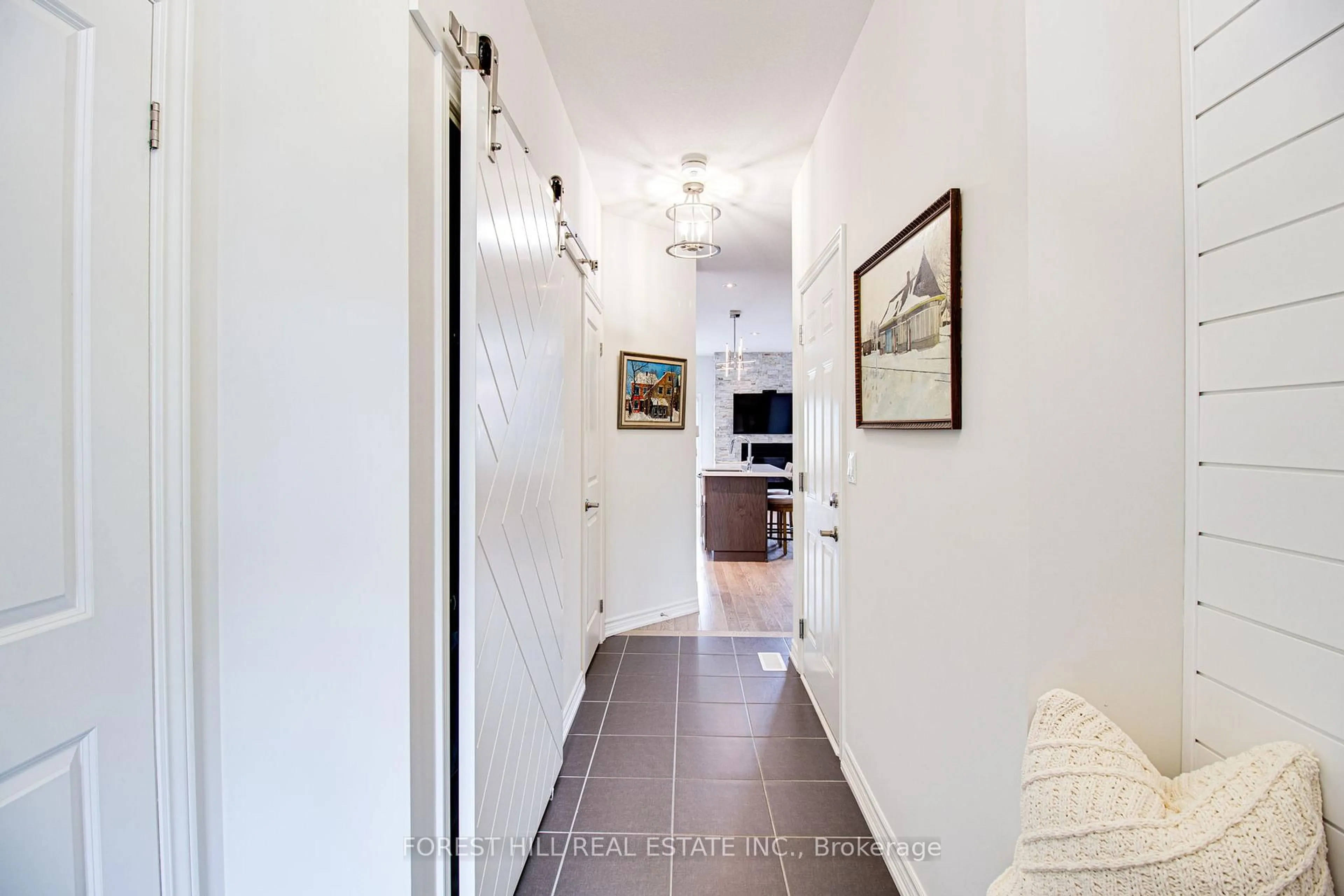 Indoor entryway for 17 Gregory Ave, Collingwood Ontario L9Y 0Z5