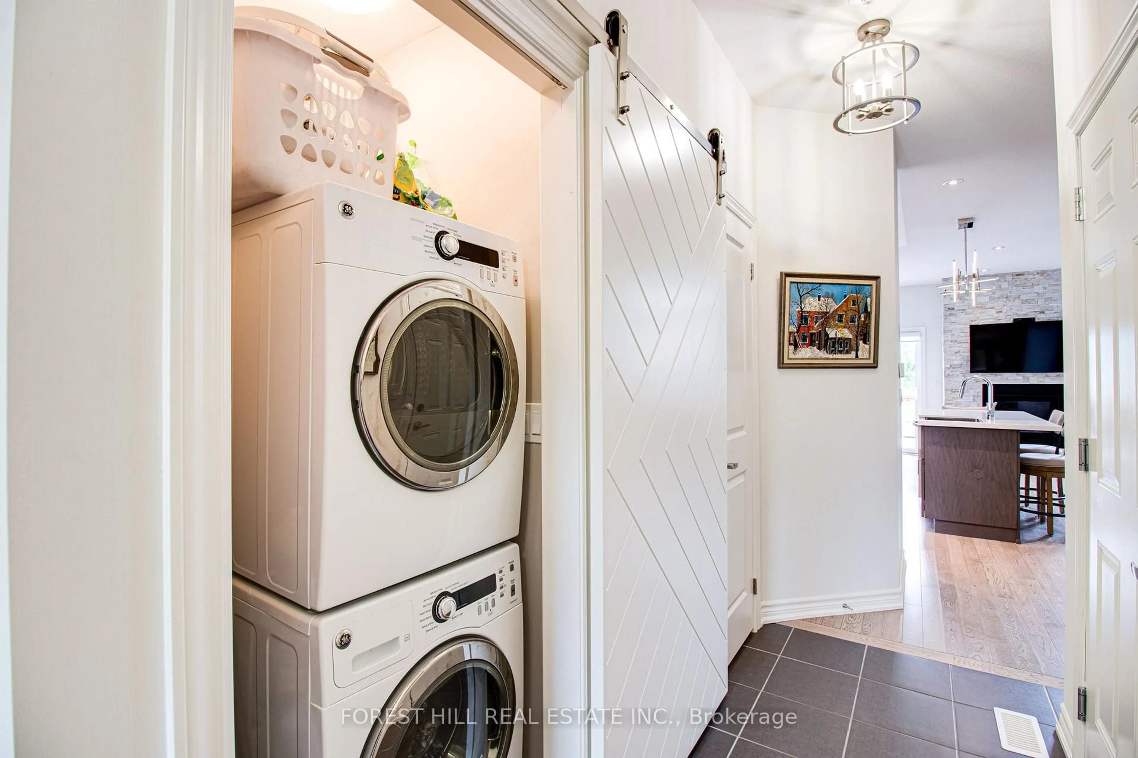 Laundry room for 17 Gregory Ave, Collingwood Ontario L9Y 0Z5