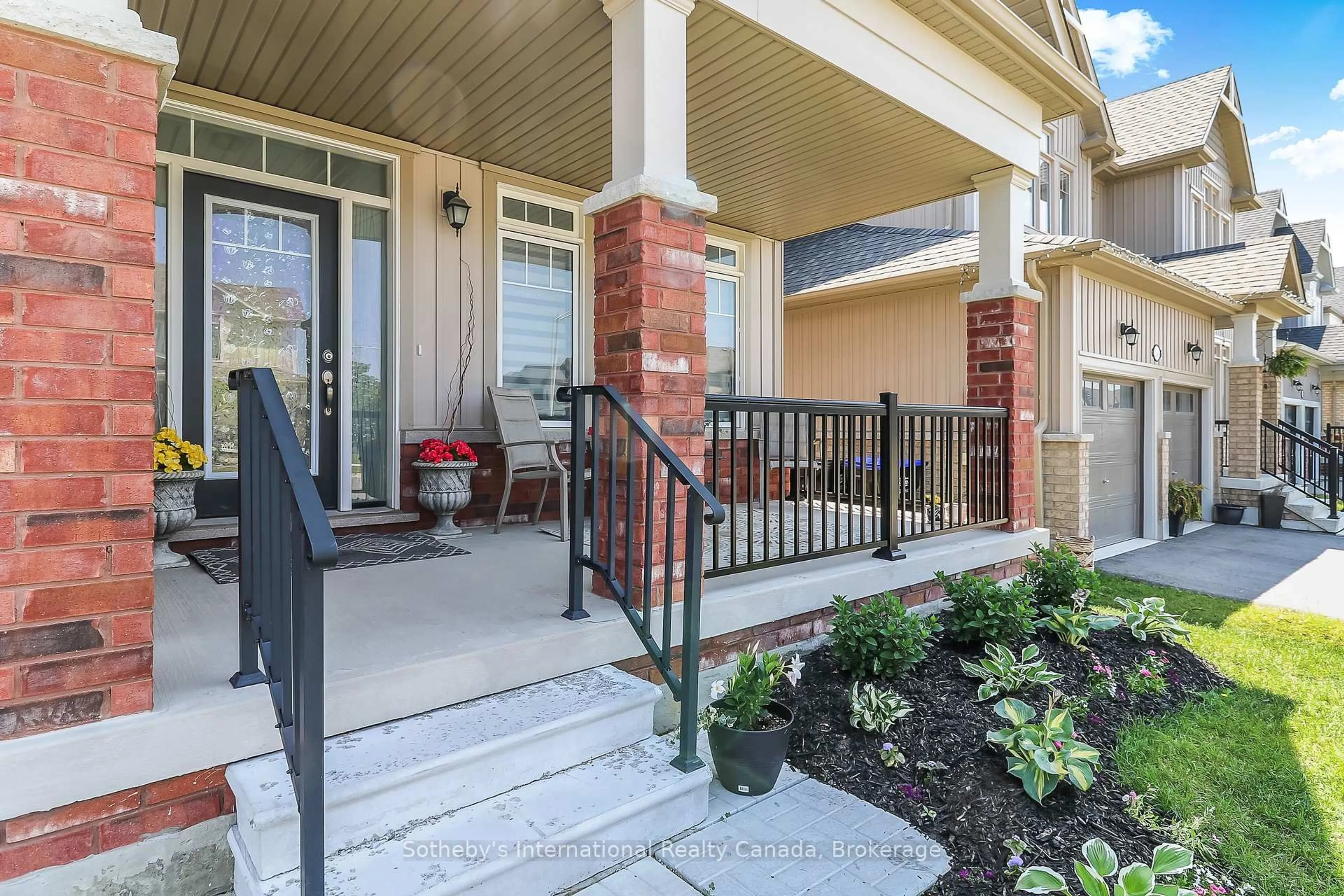 Patio, street for 36 KIRBY Ave, Collingwood Ontario L9Y 3W8