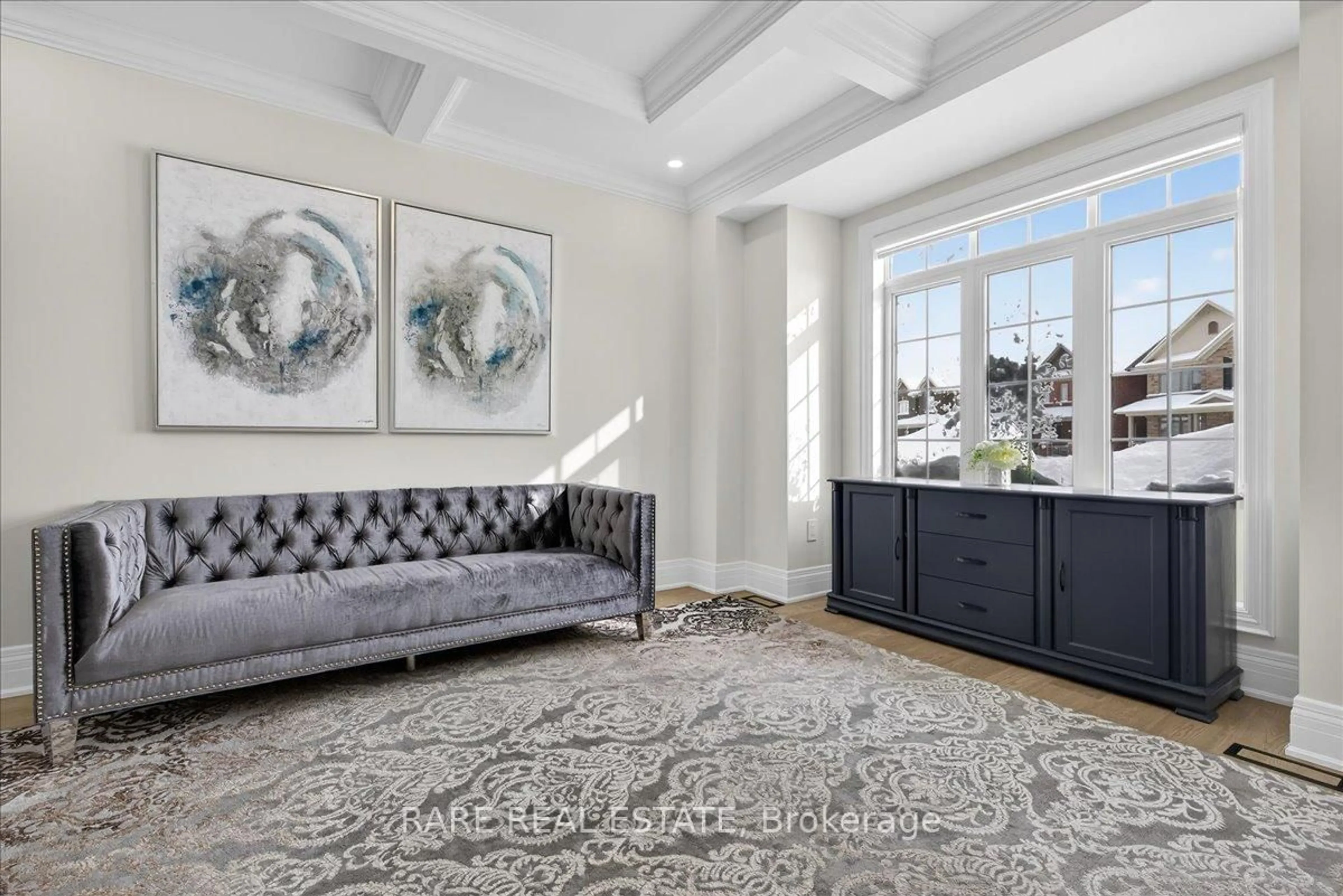 Living room with furniture, unknown for 17 Sanford Circ, Springwater Ontario L9X 2A8