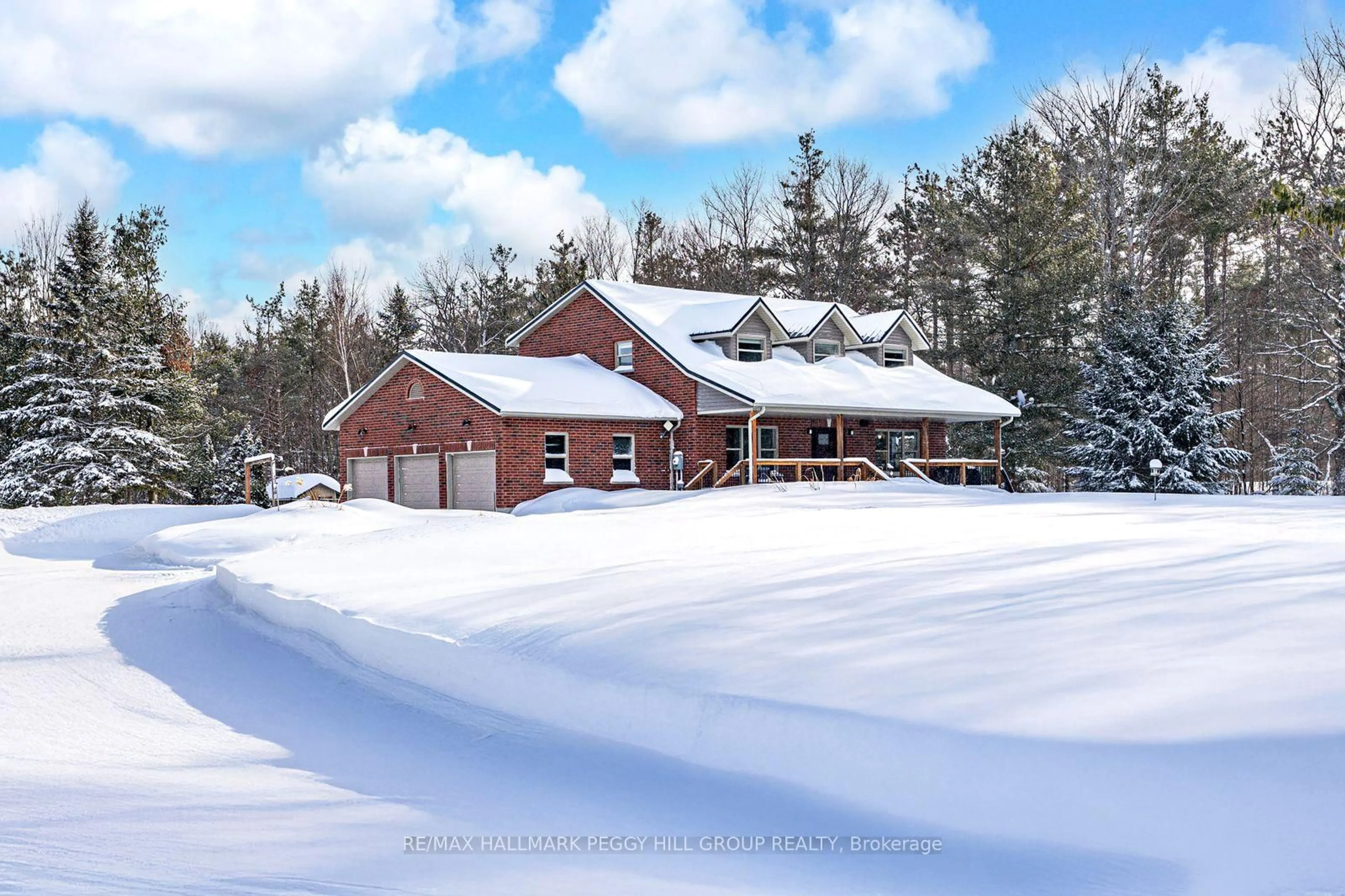 A pic from outside/outdoor area/front of a property/back of a property/a pic from drone, unknown for 2009 5 Line, Oro-Medonte Ontario L0L 2E0