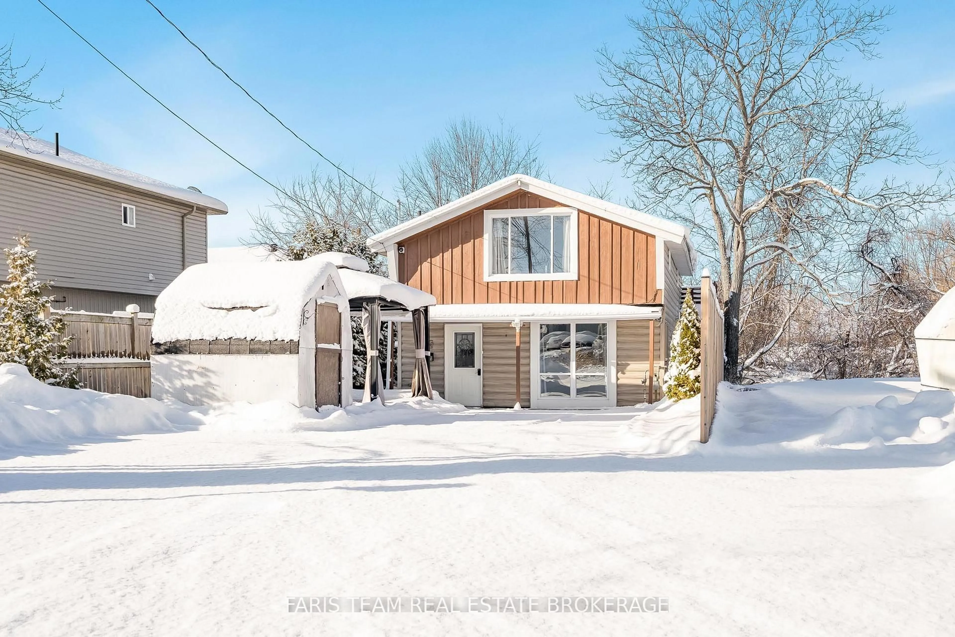 Unknown for 3 Courtland St, Orillia Ontario L3V 1A4