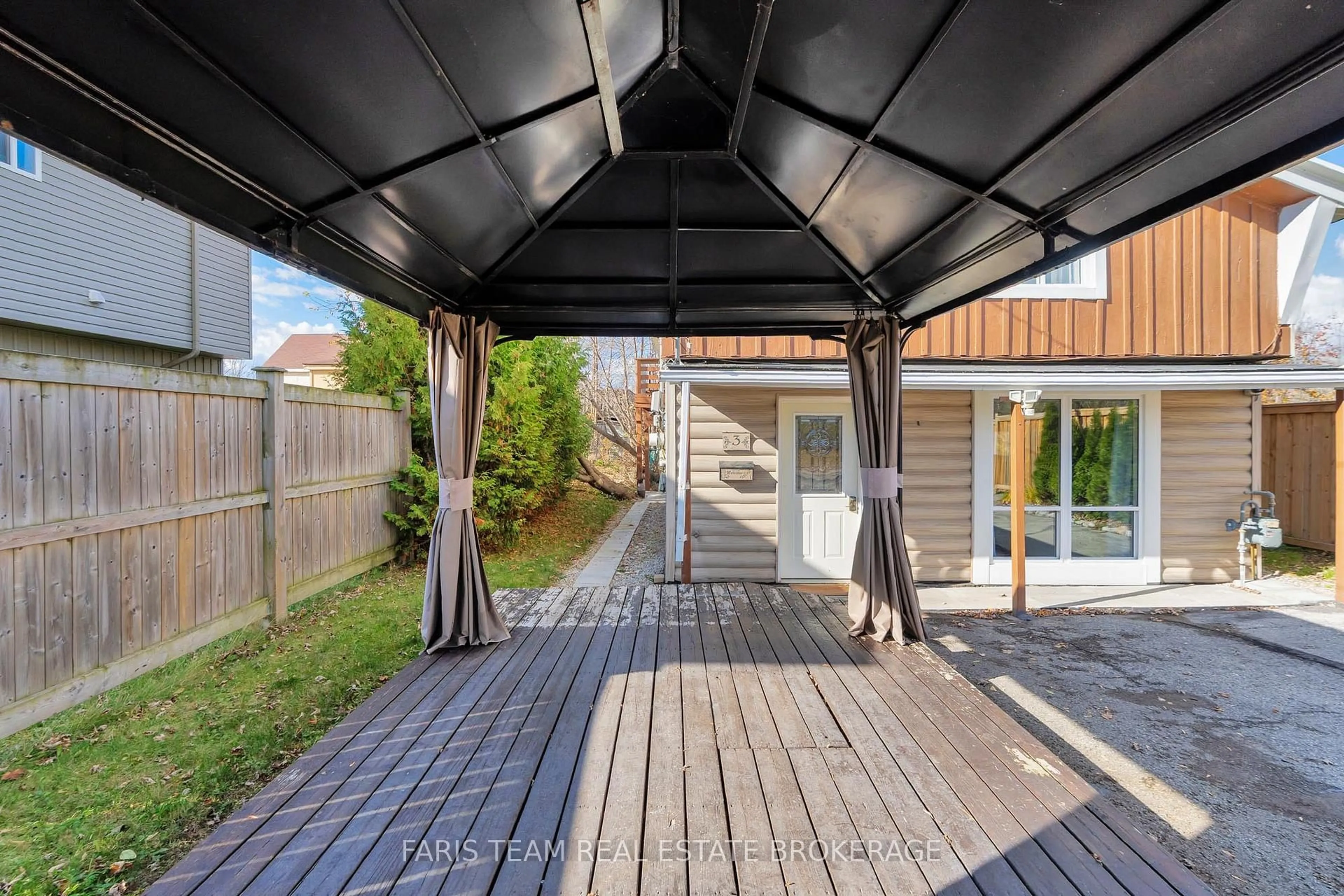 Patio, street for 3 Courtland St, Orillia Ontario L3V 1A4