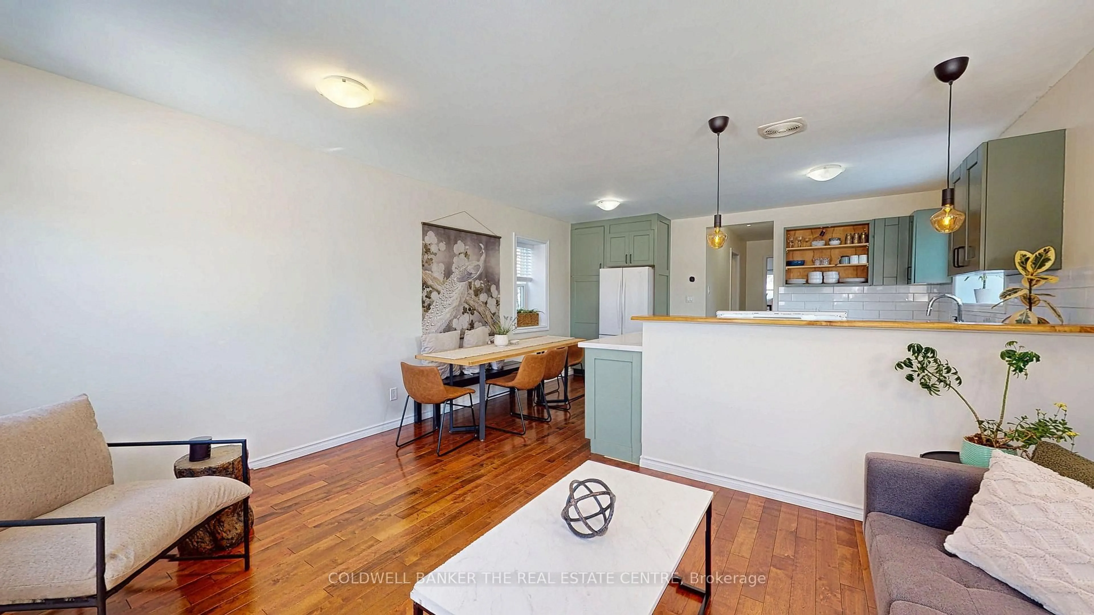 Open concept kitchen, unknown for 135 SIMCOE St, Orillia Ontario L3V 1G8