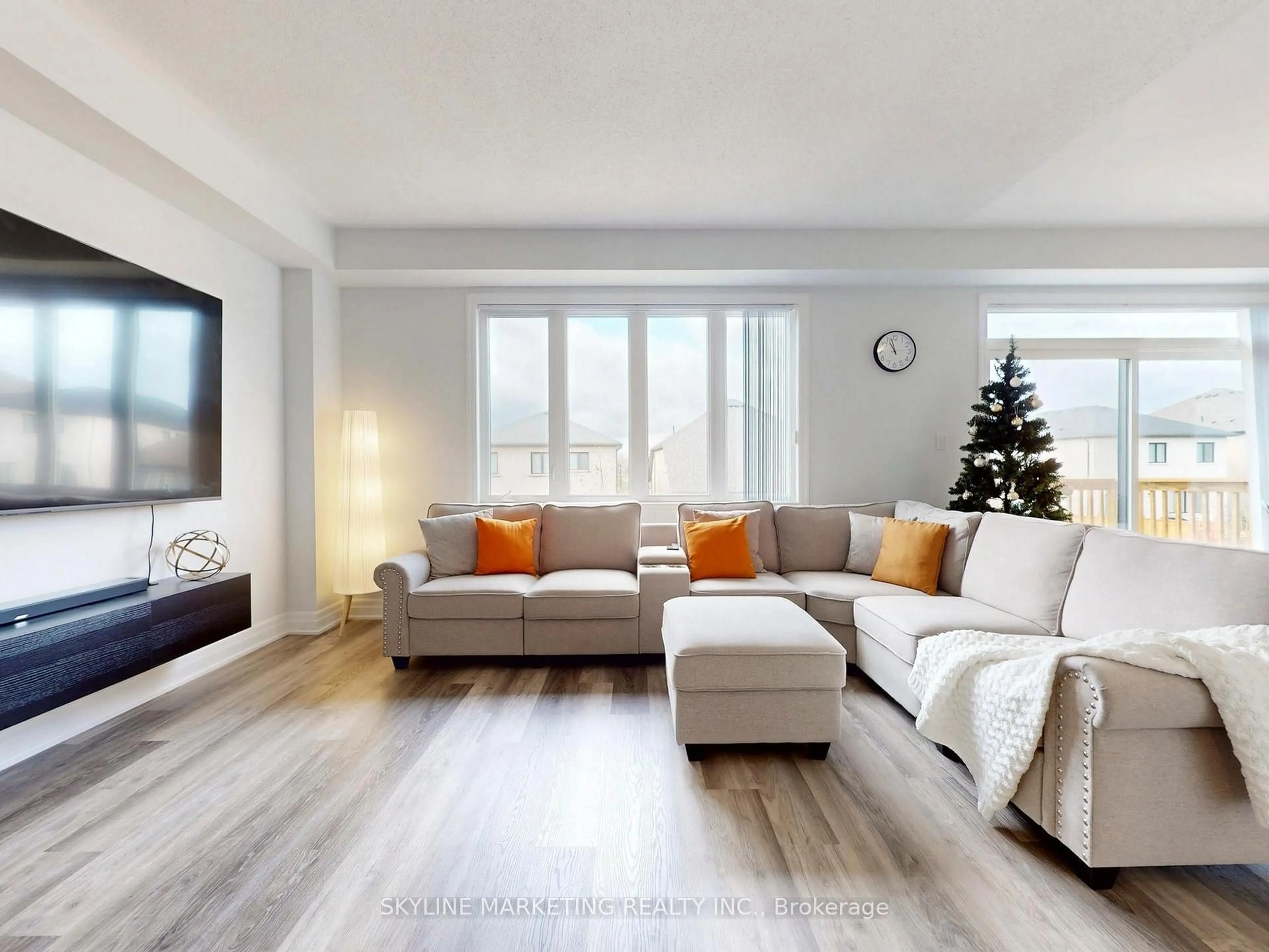 Living room with furniture, unknown for 23 Rosanne Circ, Wasaga Beach Ontario L9Z 0N4