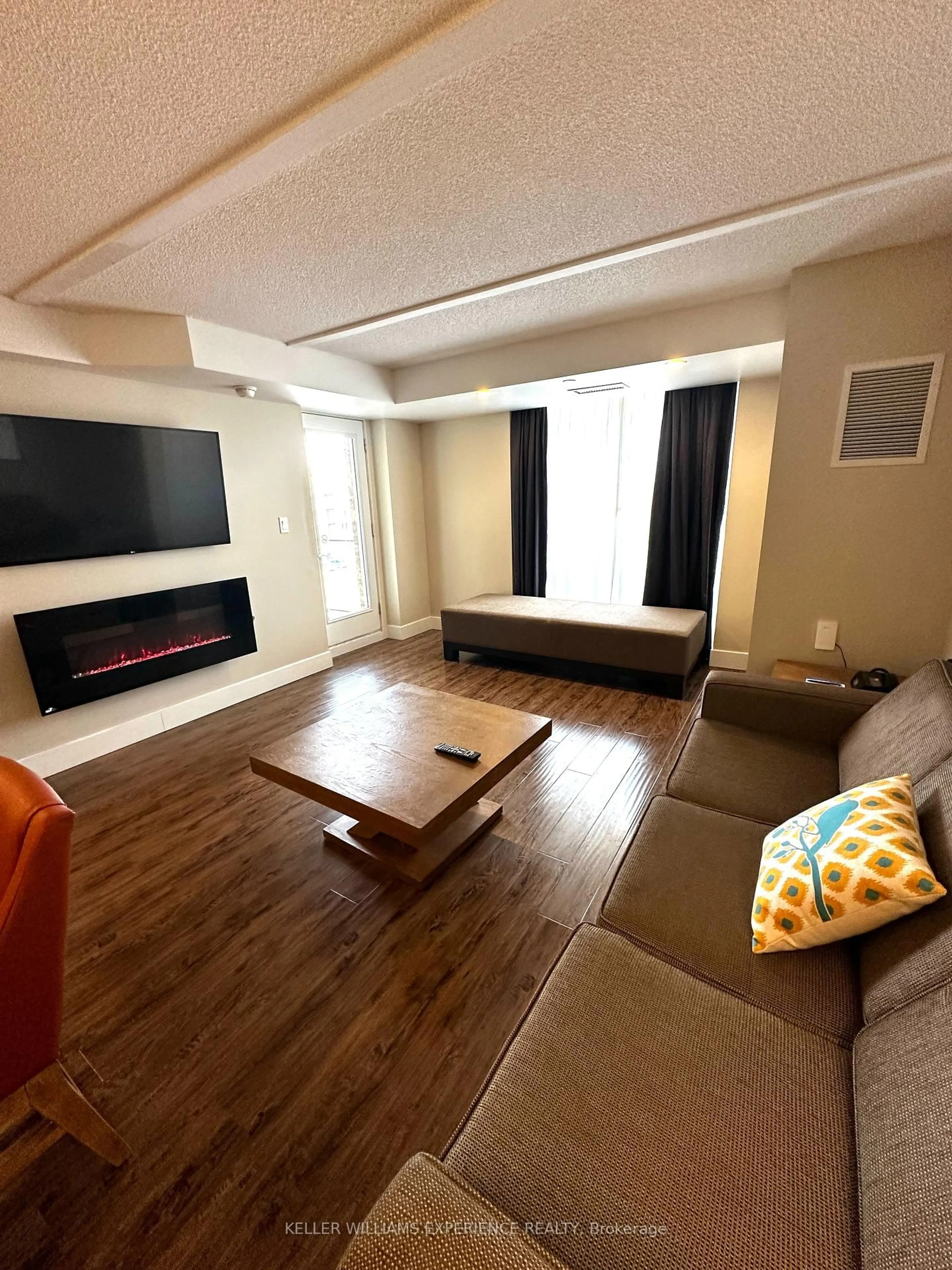 Living room with furniture, unknown for 9 Harbour St #3112/14, Collingwood Ontario L9Y 5B5