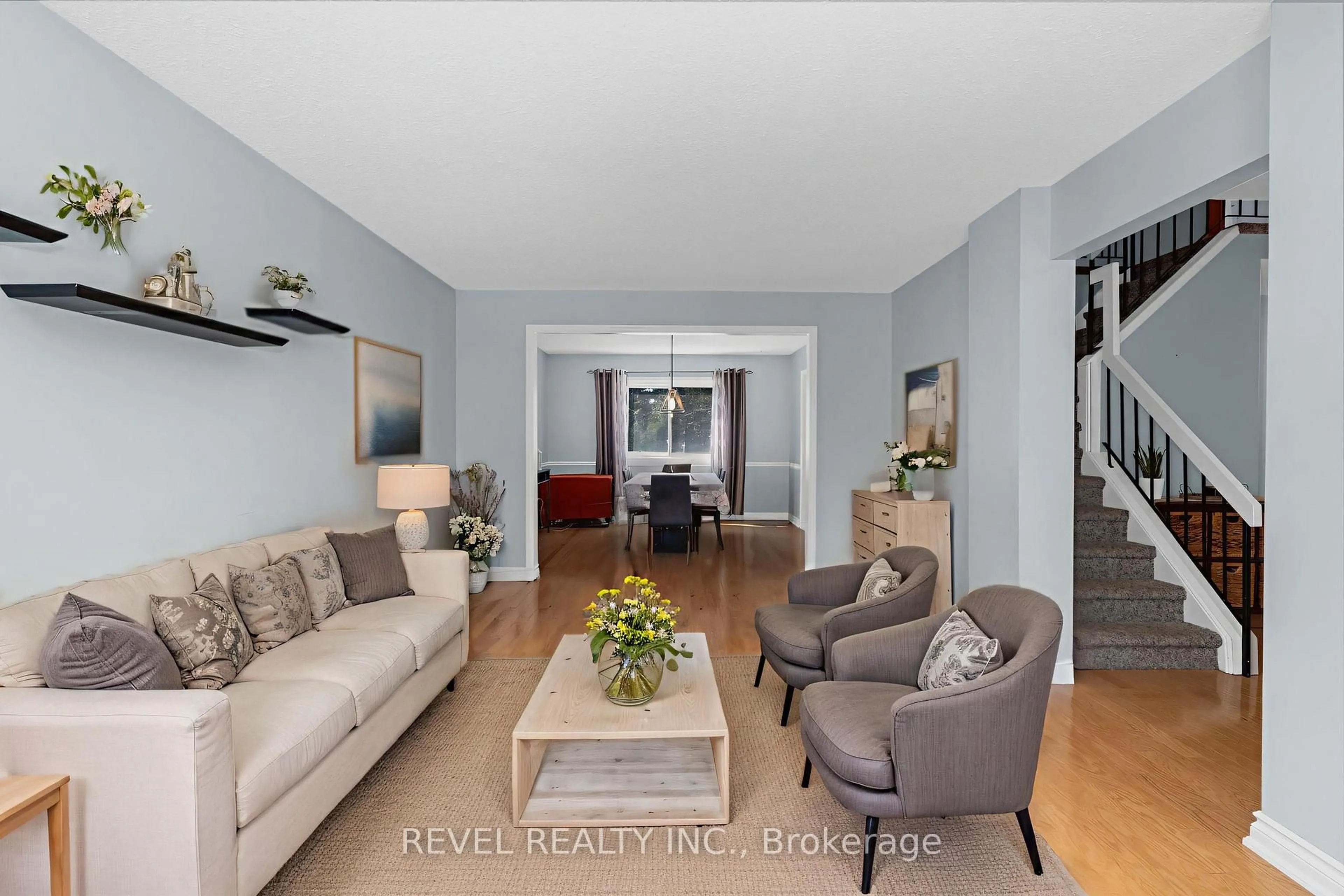 Living room with furniture, unknown for 70 Lillian Cres, Barrie Ontario L4N 5H7