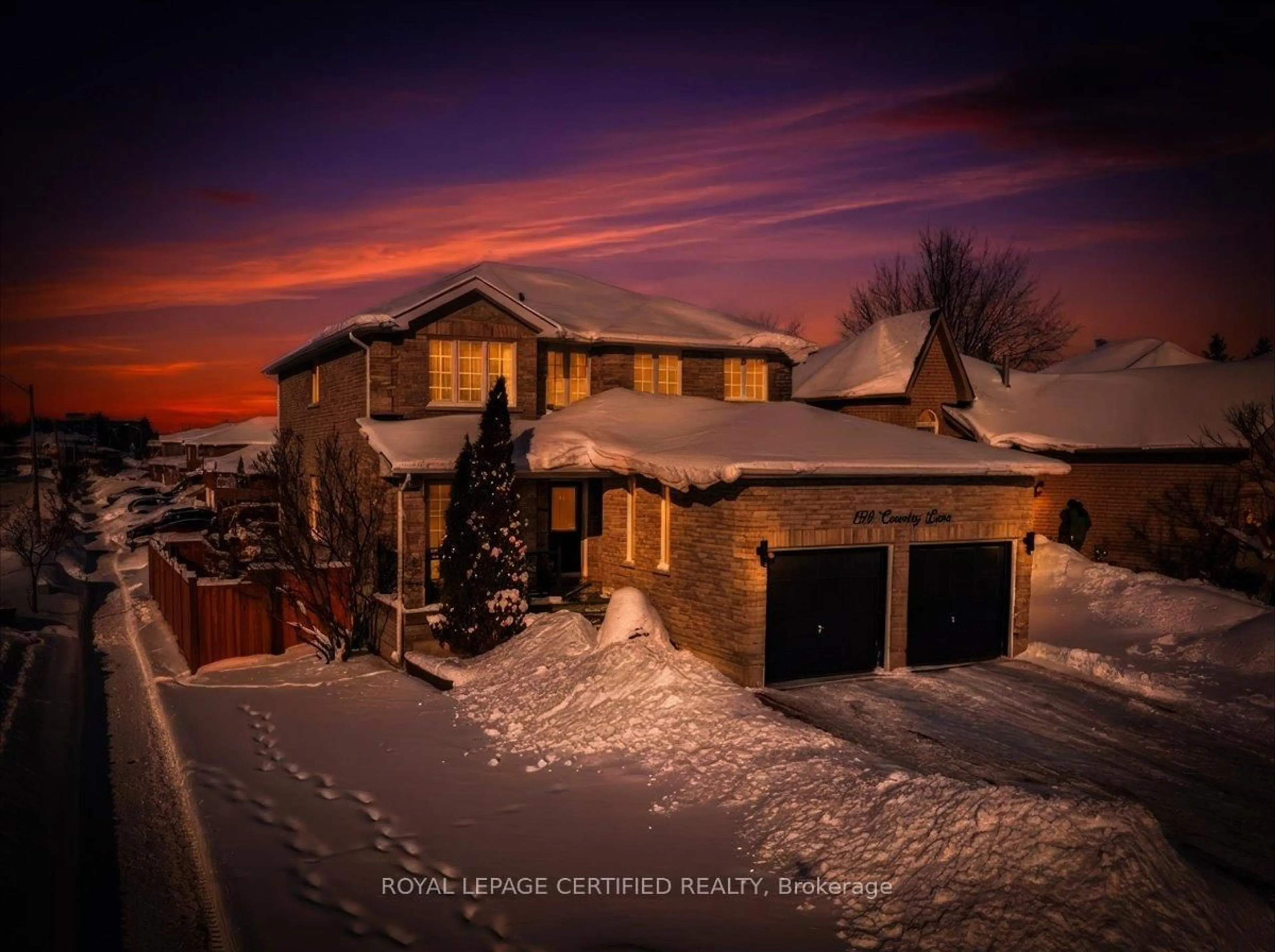 A pic from outside/outdoor area/front of a property/back of a property/a pic from drone, street for 154 Country Lane, Barrie Ontario L4N 0N1