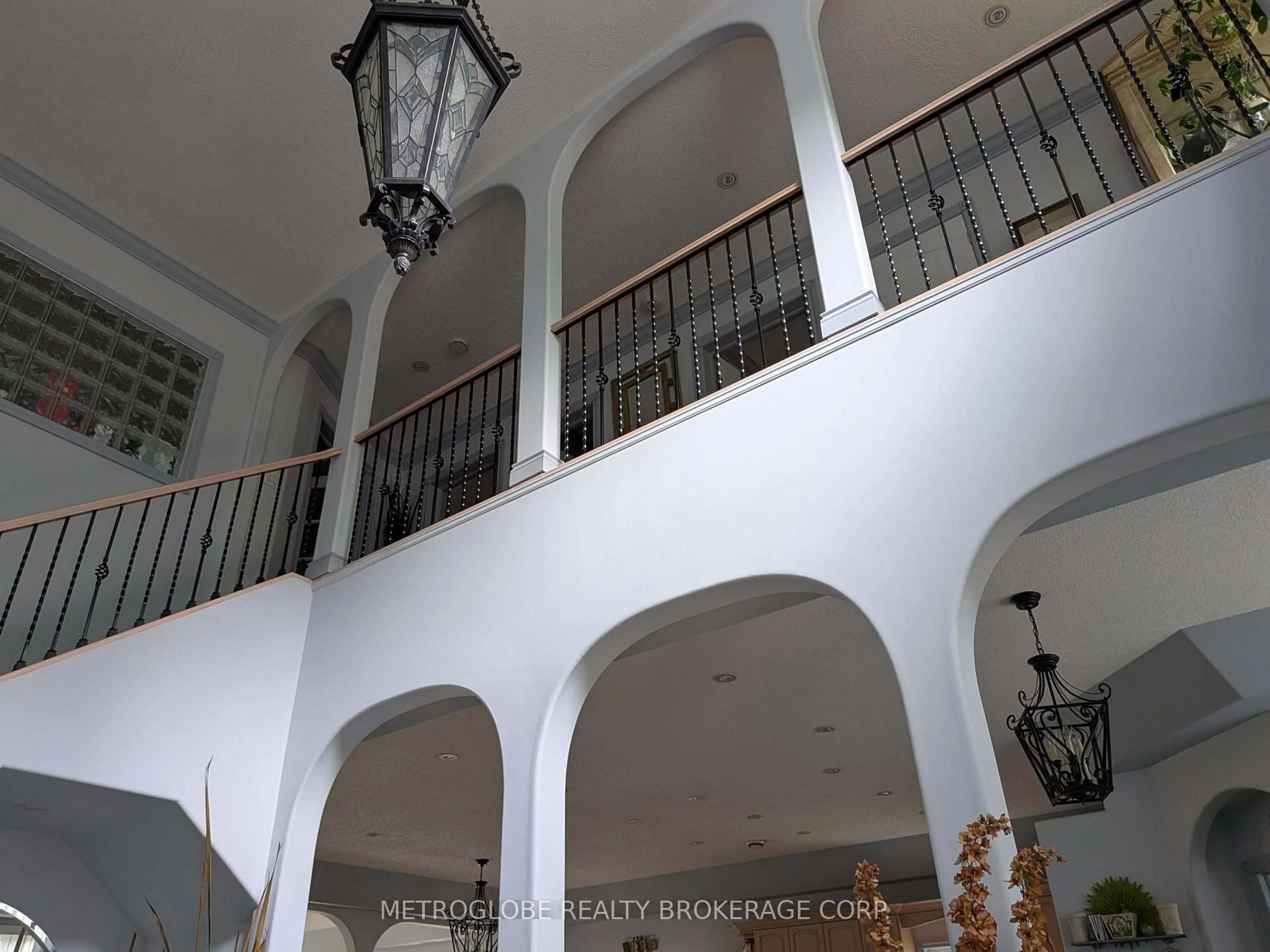 Indoor foyer for 56 Idlewood Dr, Wasaga Beach Ontario L9Z 1R7