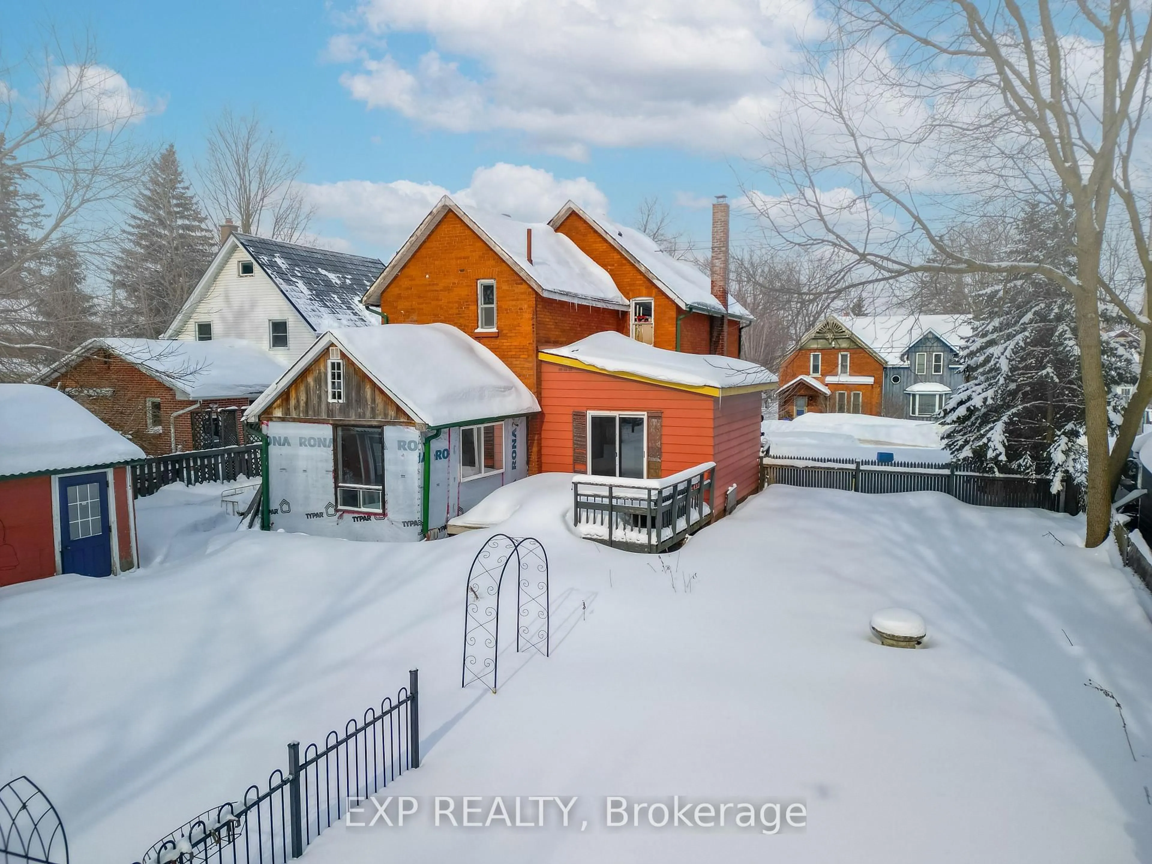 A pic from outside/outdoor area/front of a property/back of a property/a pic from drone, street for 80 Burton Ave, Barrie Ontario L4N 2R6