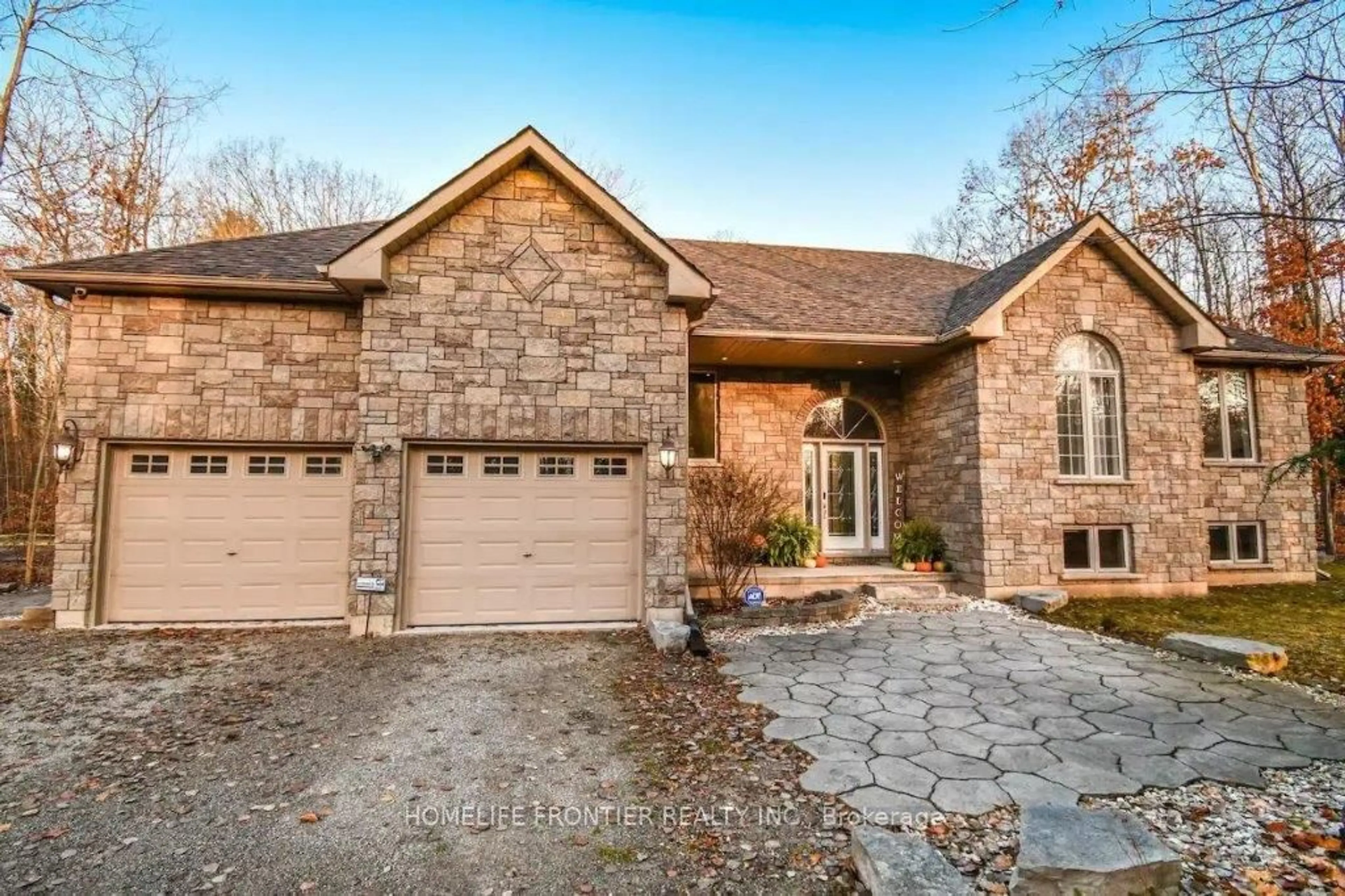 Home with brick exterior material, street for 42 Forest Circ, Tiny Ontario L9M 0H4