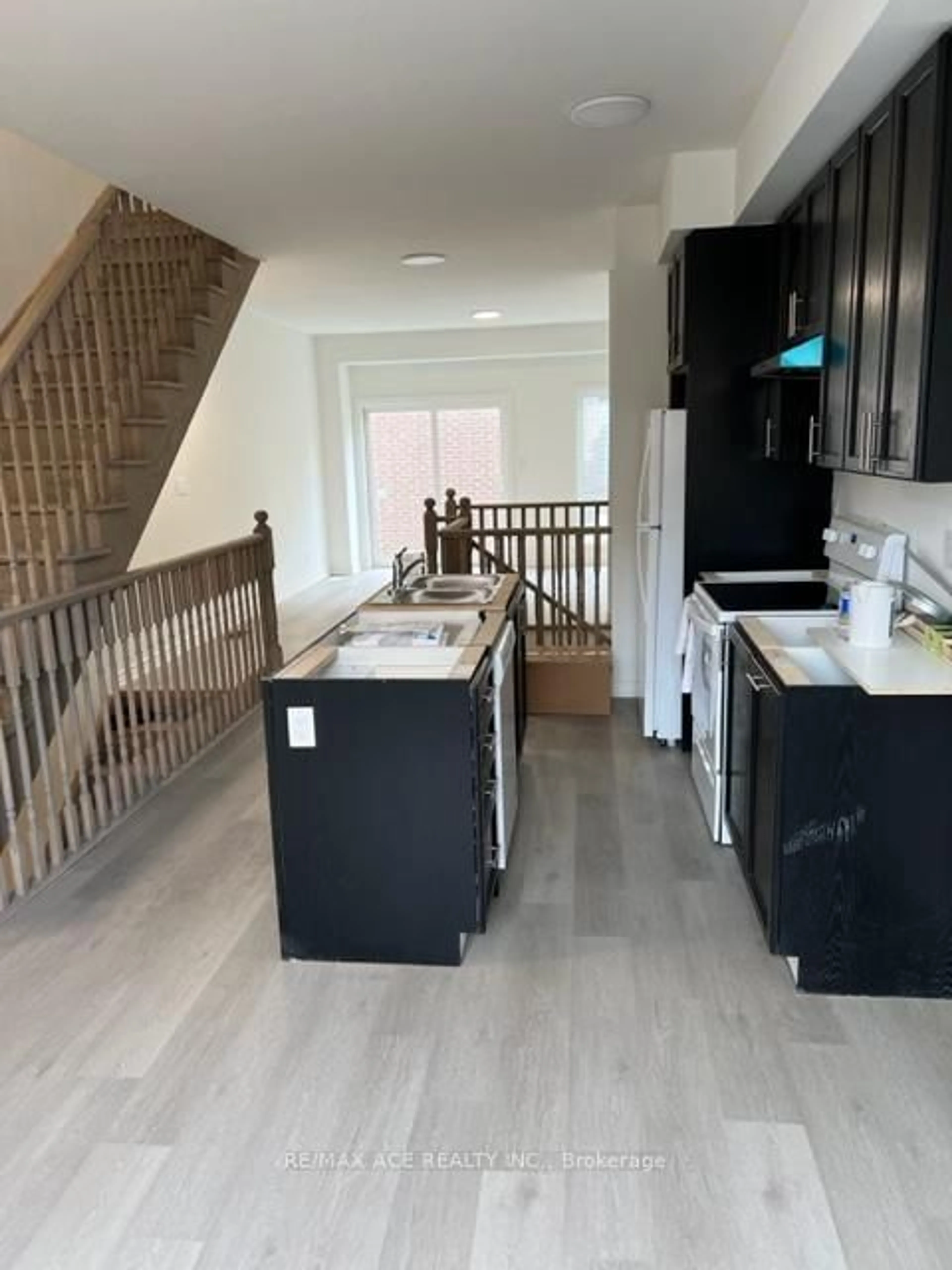 Open concept kitchen, unknown for 4 Winters Cres #16, Collingwood Ontario L9Y 5B4