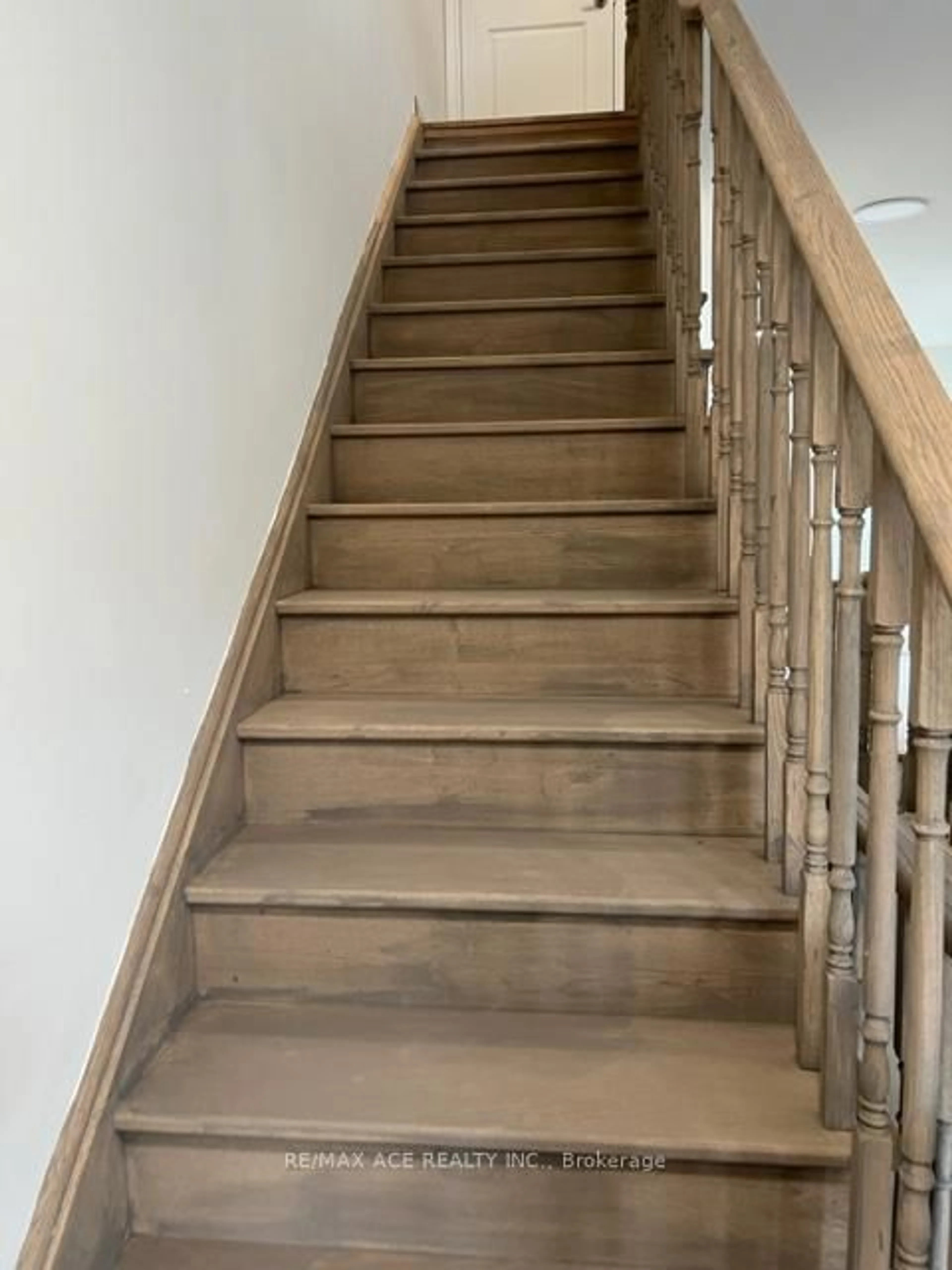 Stairs for 4 Winters Cres #16, Collingwood Ontario L9Y 5B4