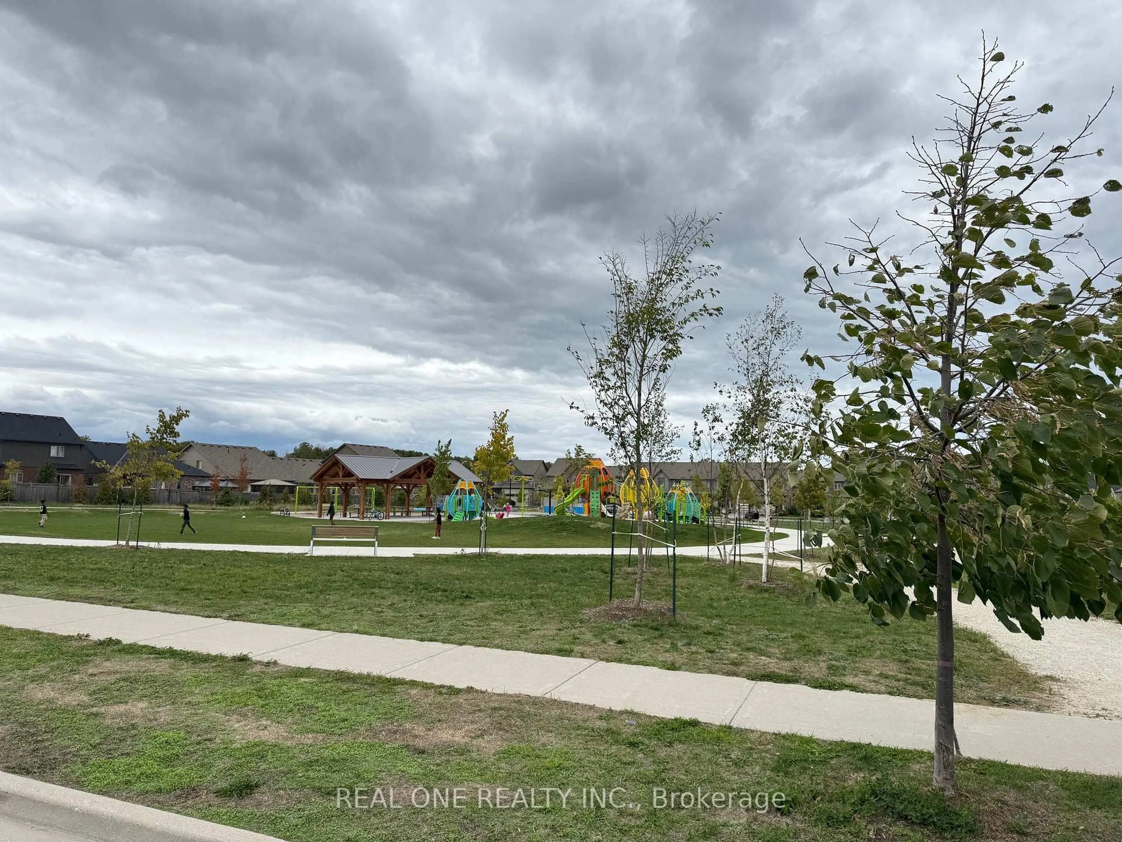 A pic from outside/outdoor area/front of a property/back of a property/a pic from drone, mountain view for 51 ARCHER Ave, Collingwood Ontario L9Y 3B7