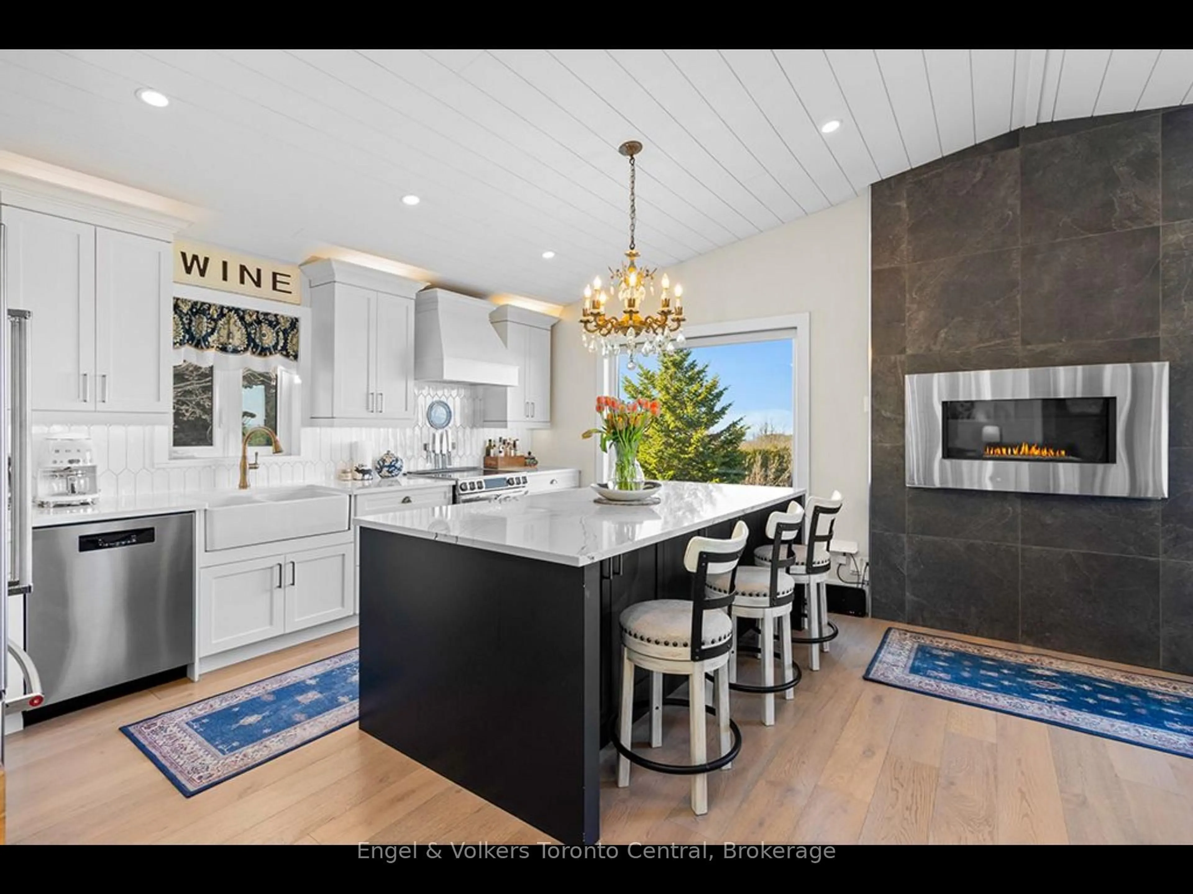 Open concept kitchen, unknown for 9263 91 County Rd, Clearview Ontario L0M 1H0