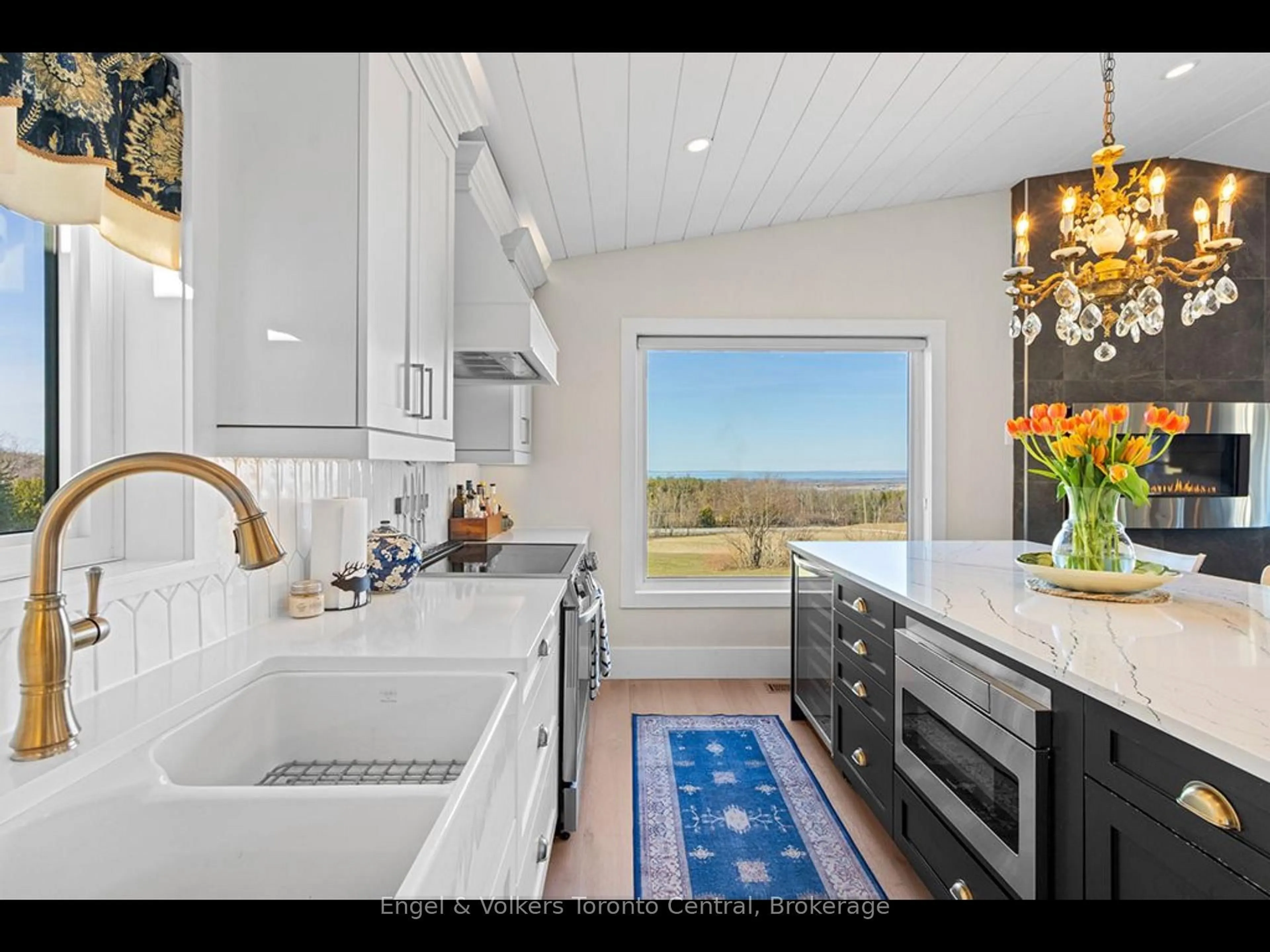 Open concept kitchen, ceramic/tile floor for 9263 91 County Rd, Clearview Ontario L0M 1H0