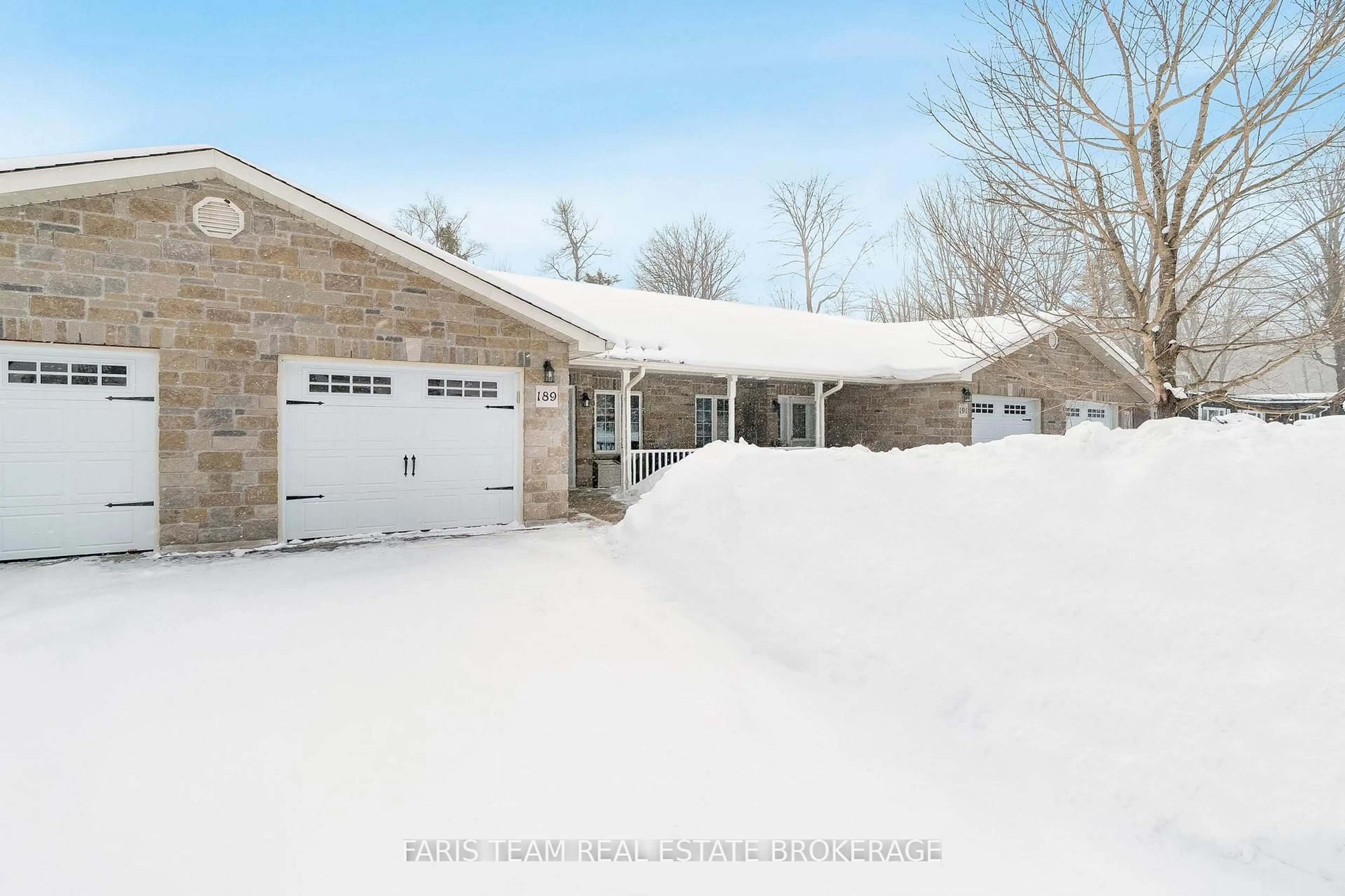 Indoor garage for 189 Greenway Dr, Wasaga Beach Ontario L9Z 0E6