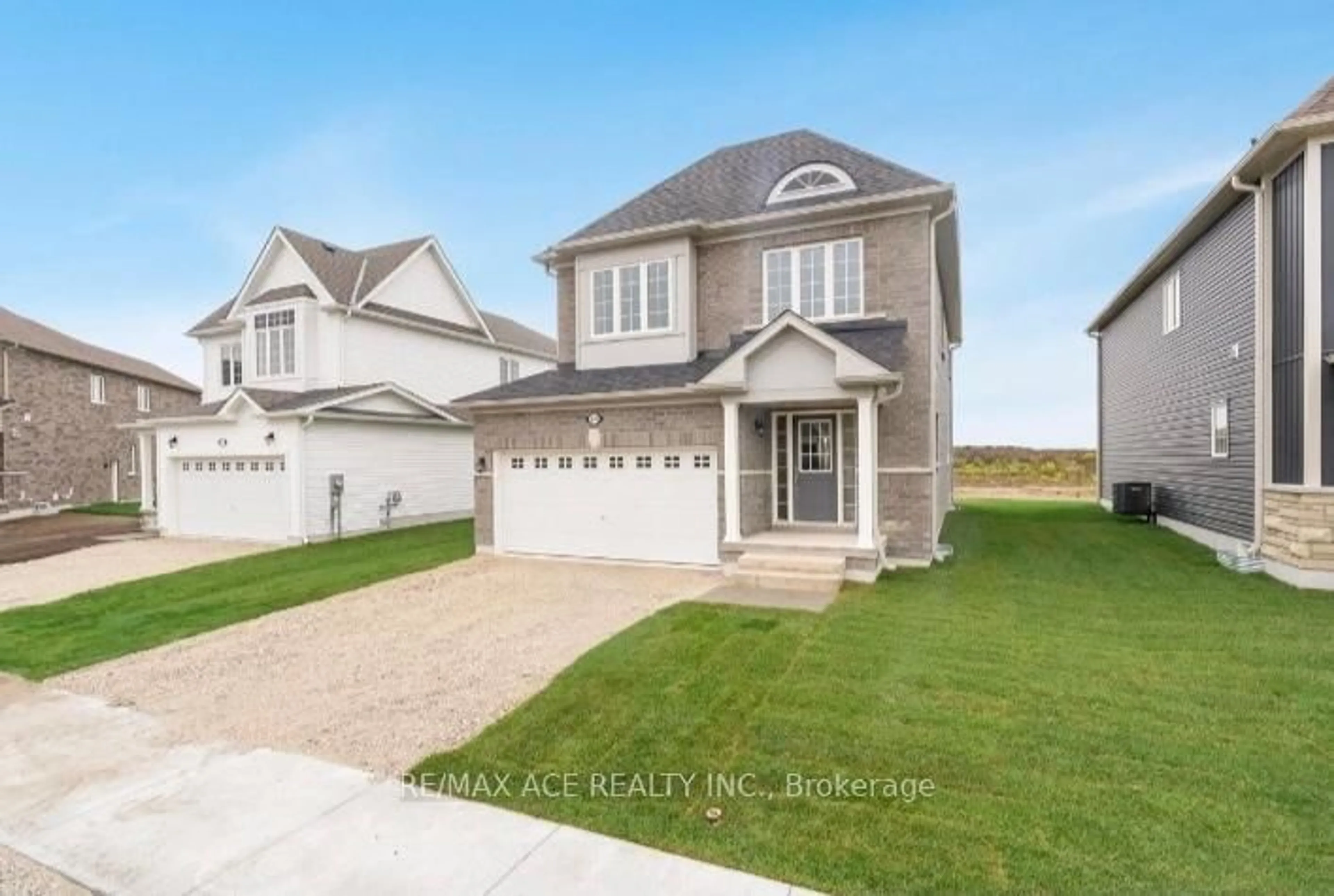 Home with vinyl exterior material, street for 276 Springfield Cres, Clearview Ontario L0M 1S0