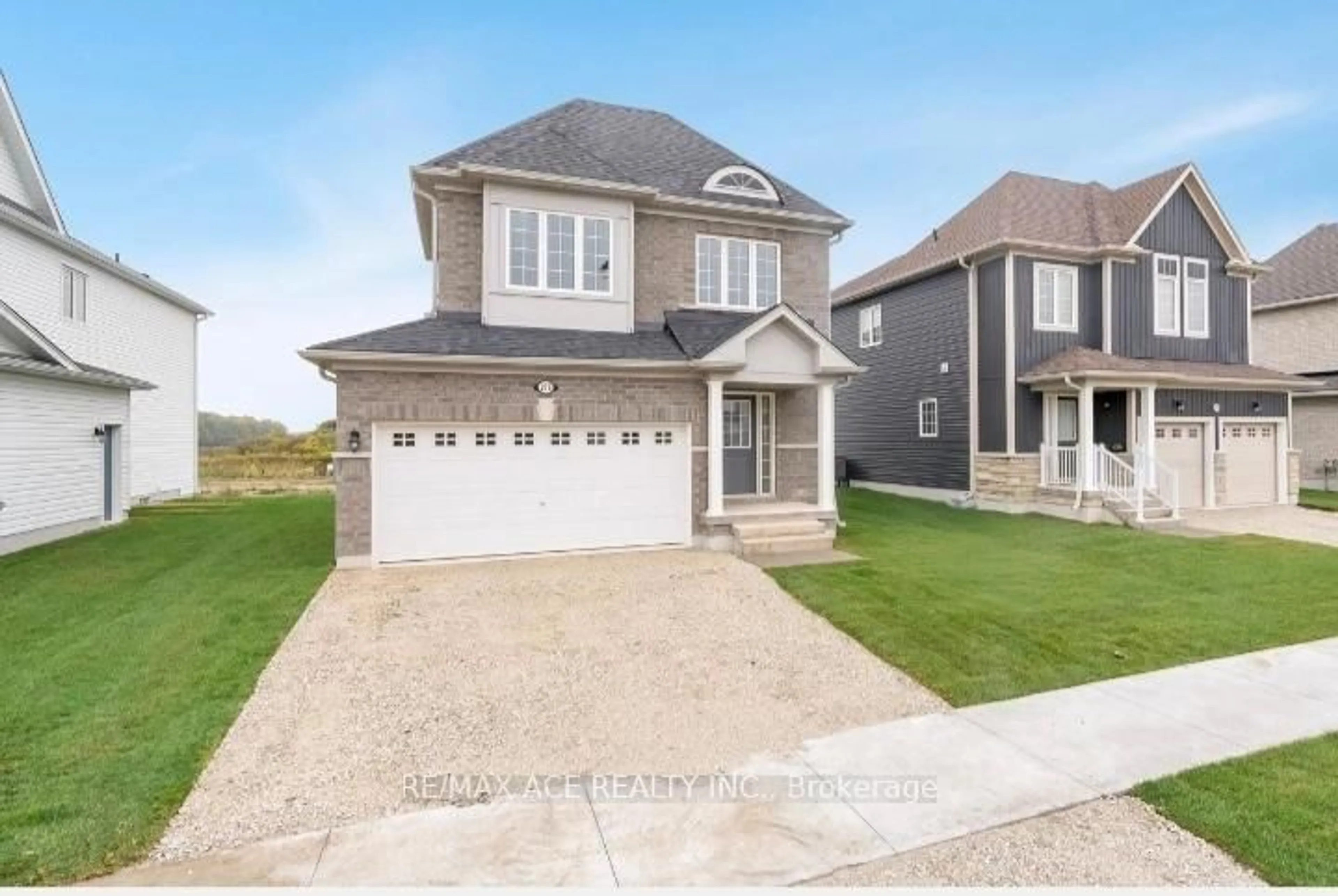 Home with vinyl exterior material, street for 276 Springfield Cres, Clearview Ontario L0M 1S0