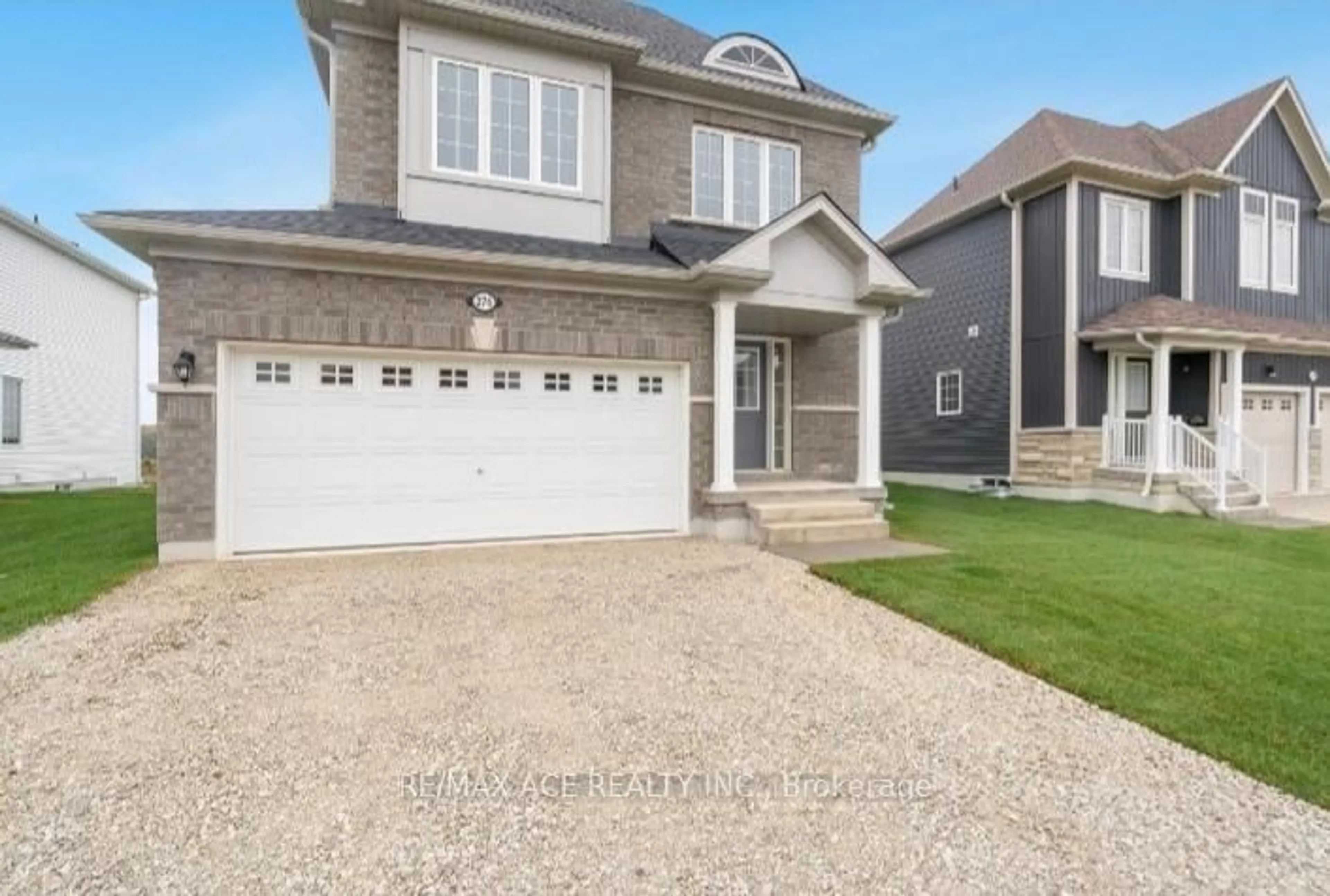 Home with vinyl exterior material, street for 276 Springfield Cres, Clearview Ontario L0M 1S0