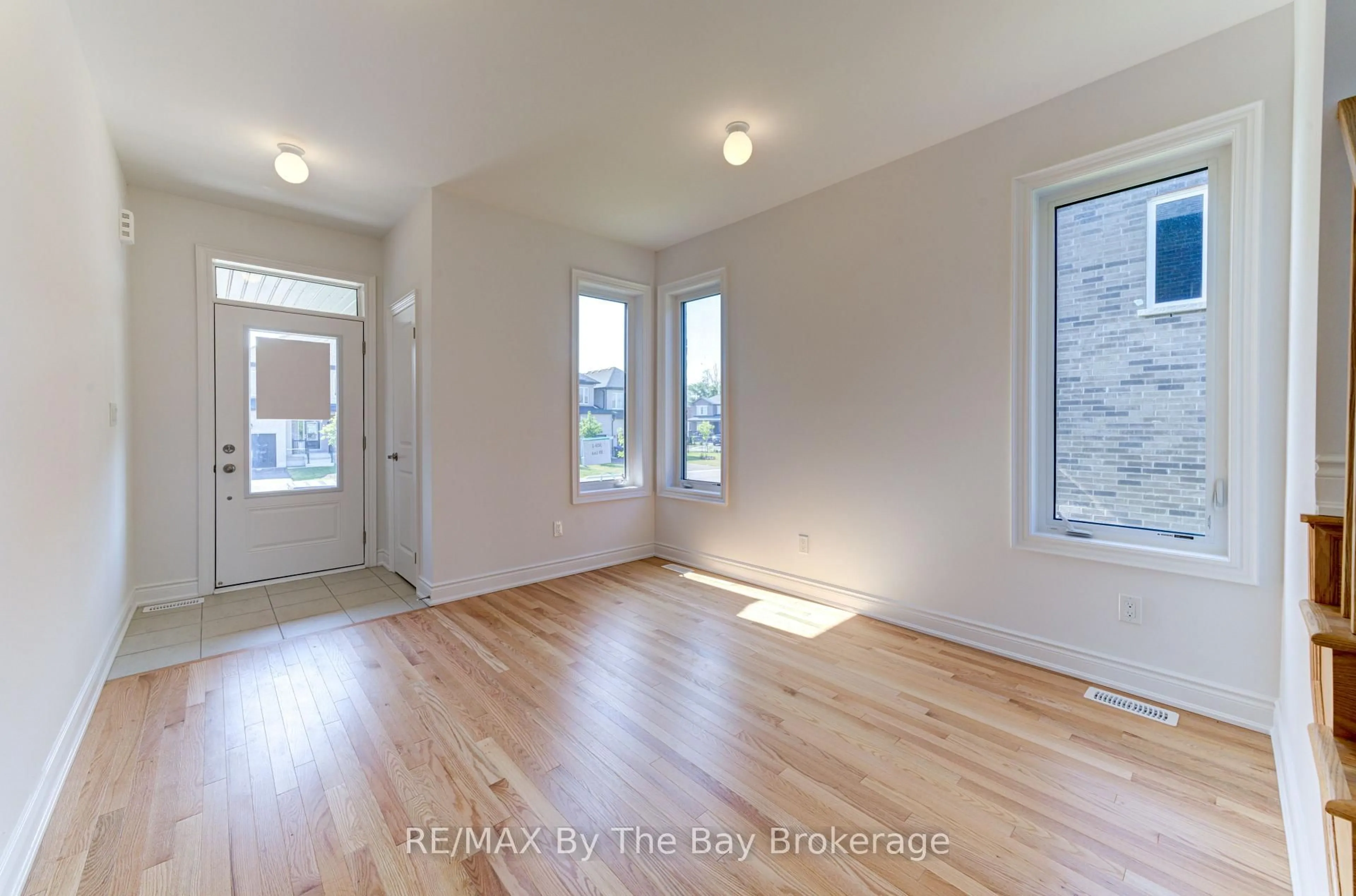 A pic of a room for 39 Lisa St, Wasaga Beach Ontario L9Z 1J9