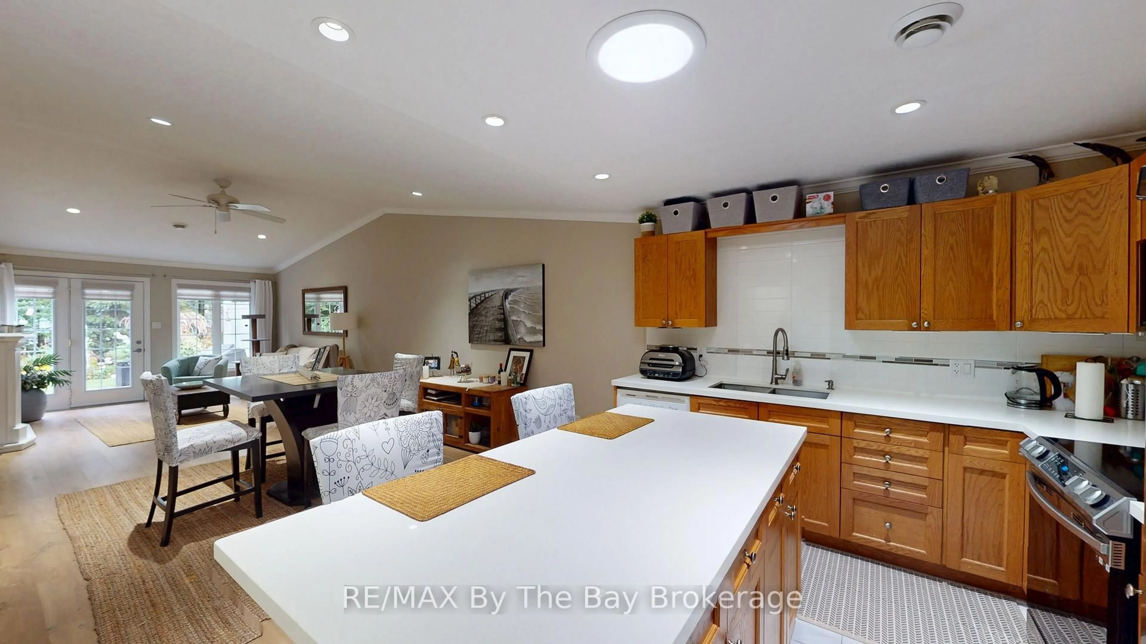 Open concept kitchen, ceramic/tile floor for 67 Meadow Lane, Wasaga Beach Ontario L9Z 0A3