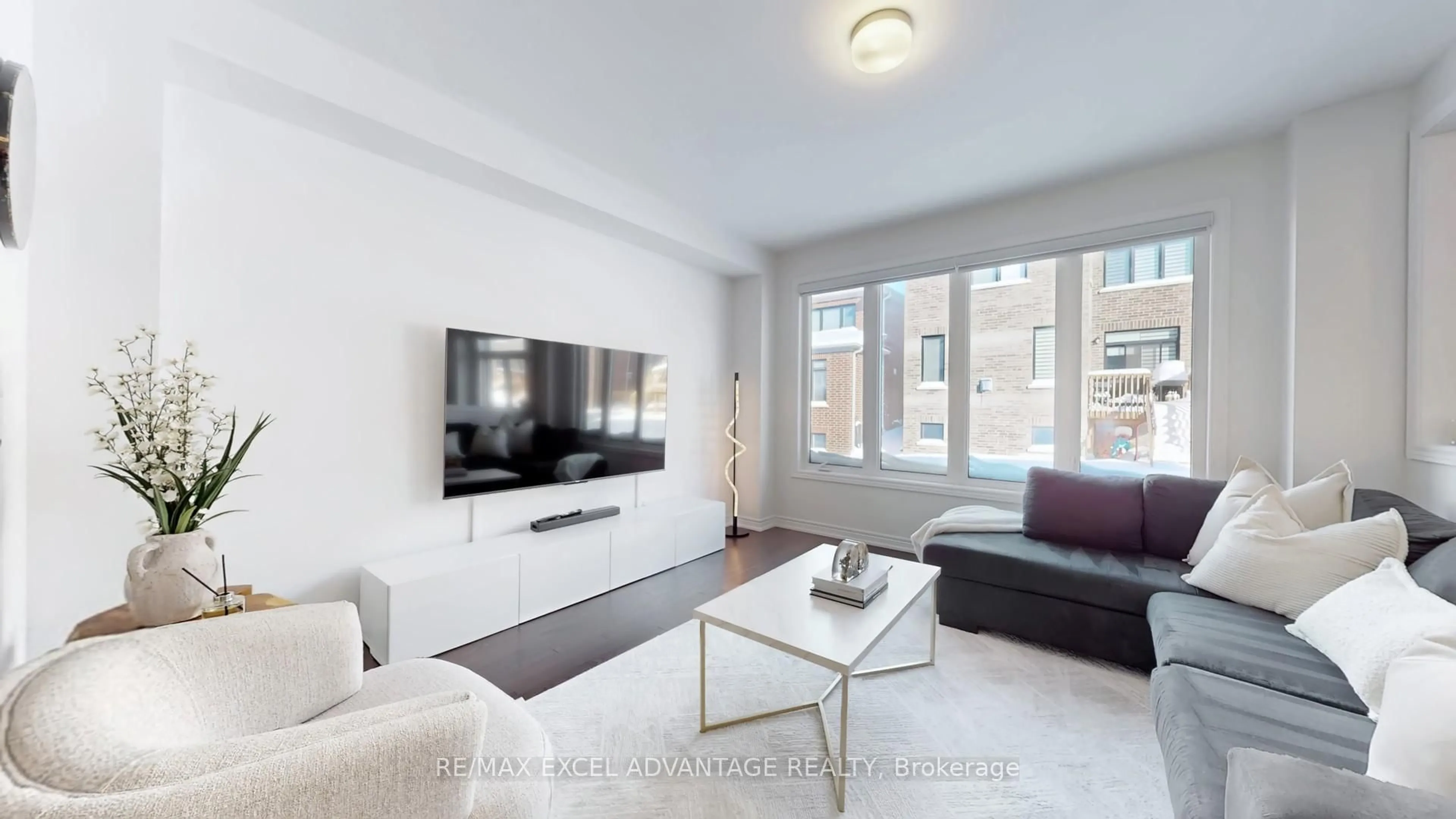 Living room with furniture, unknown for 17 Kingsbury Tr, Barrie Ontario L9J 0W9