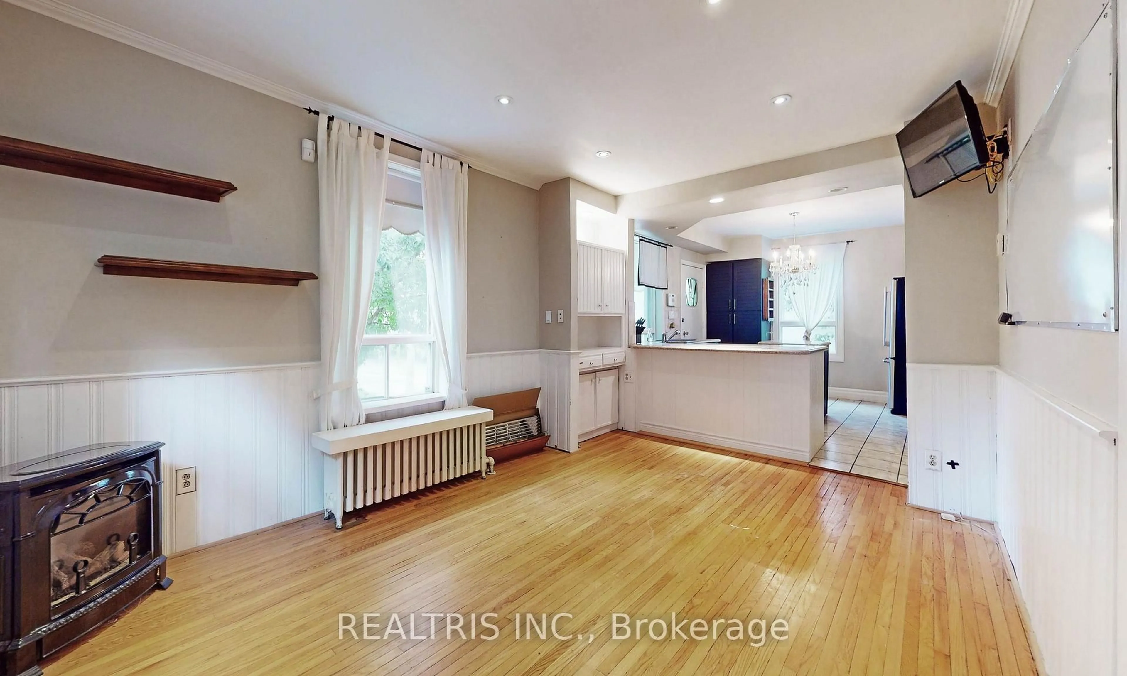 A pic of a room for 149 Worsley St, Barrie Ontario L4M 1M3