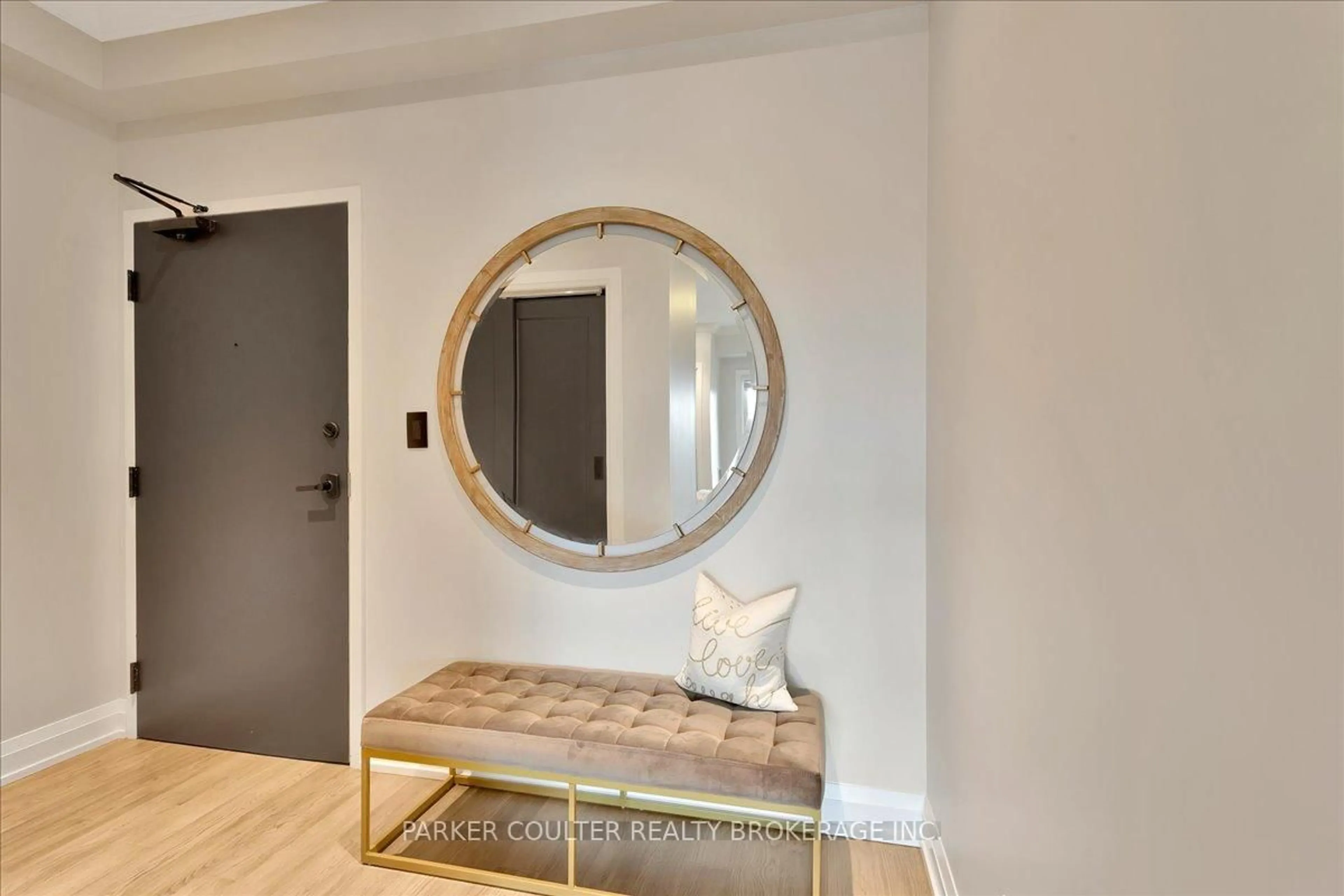 Indoor entryway for 20 Koda St #302, Barrie Ontario L9J 0J7